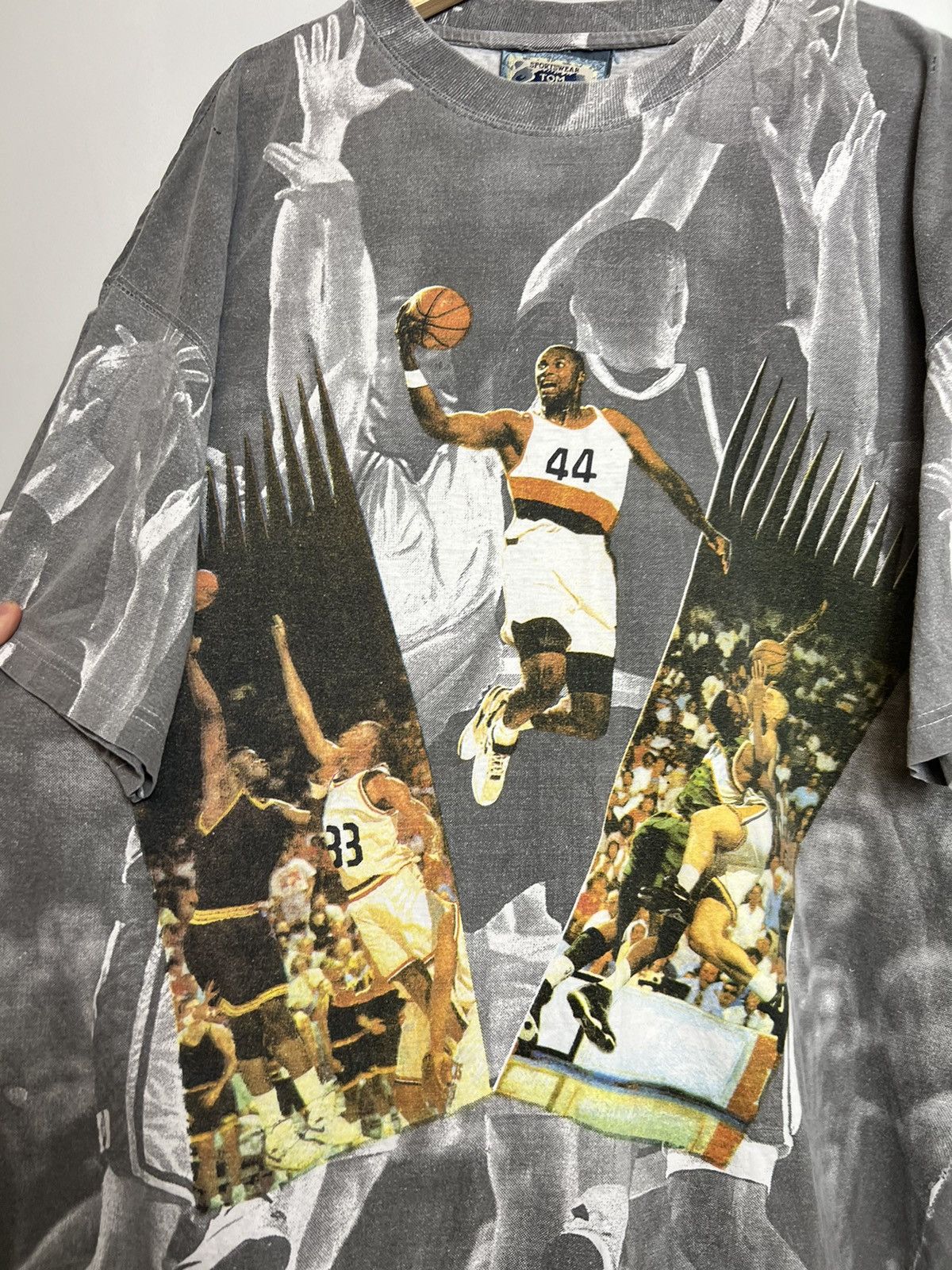 NBA Rare Vintage 90s NBA Basketball All Over Print AOP Shirt Size US XL / EU 56 / 4 - 4 Thumbnail