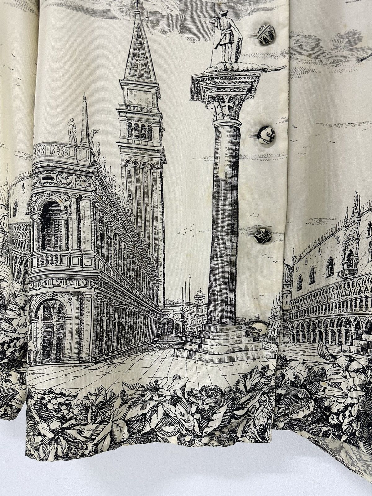 Moschino Luxury Moschino Button Ups Silk Shirt Full Print Roman City Size M / US 6-8 / IT 42-44 - 10 Thumbnail