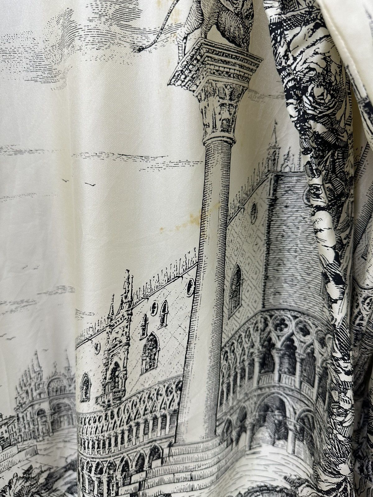 Moschino Luxury Moschino Button Ups Silk Shirt Full Print Roman City Size M / US 6-8 / IT 42-44 - 7 Thumbnail