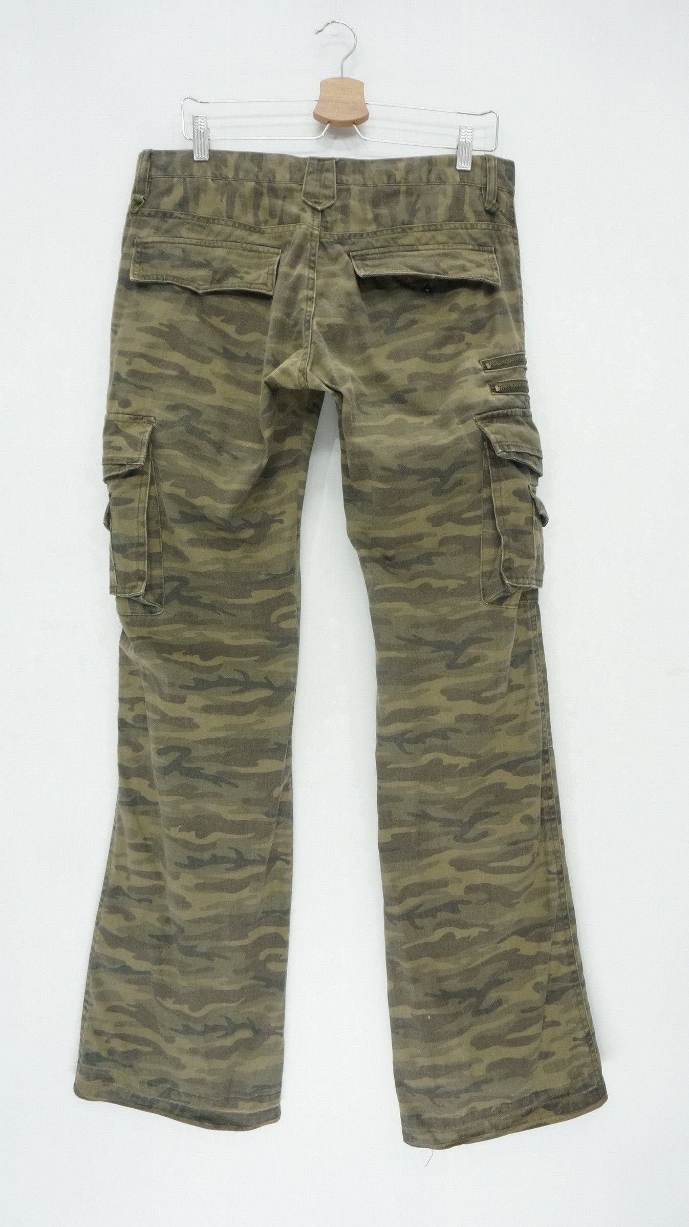 Japanese Brand 🔥ROOT THREE🇯🇵 Low Rise Flare Tiger Camo Cargo Pants Size US 32 / EU 48 - 2 Thumbnail