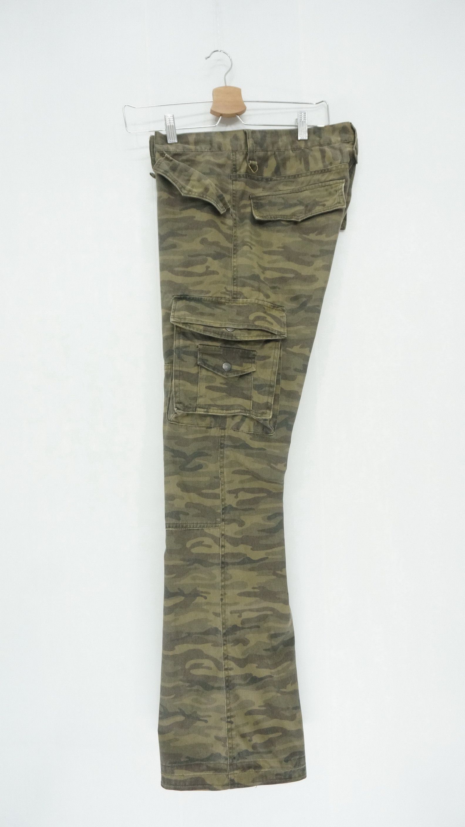 Japanese Brand 🔥ROOT THREE🇯🇵 Low Rise Flare Tiger Camo Cargo Pants Size US 32 / EU 48 - 5 Thumbnail