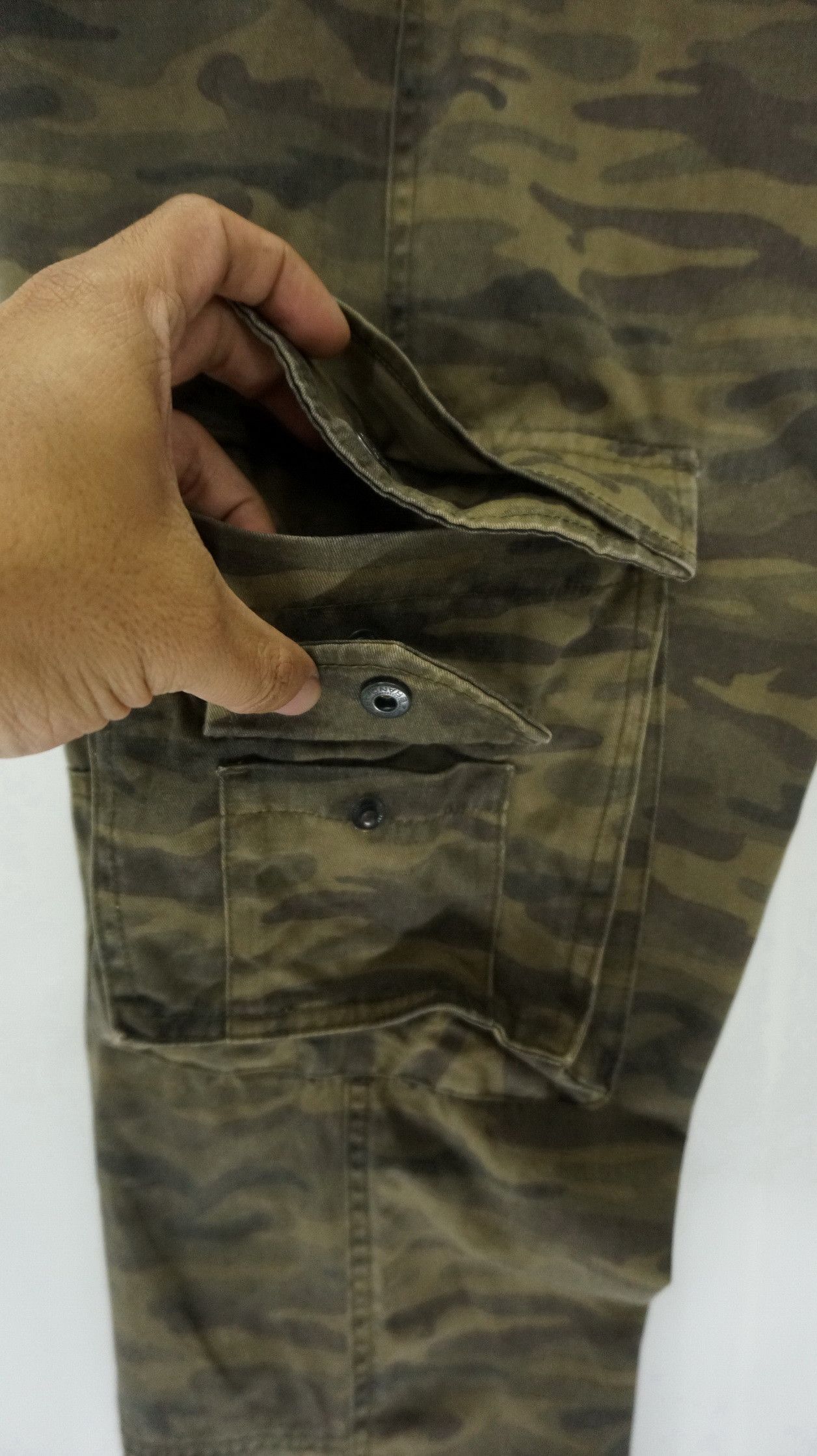 Japanese Brand 🔥ROOT THREE🇯🇵 Low Rise Flare Tiger Camo Cargo Pants Size US 32 / EU 48 - 9 Thumbnail