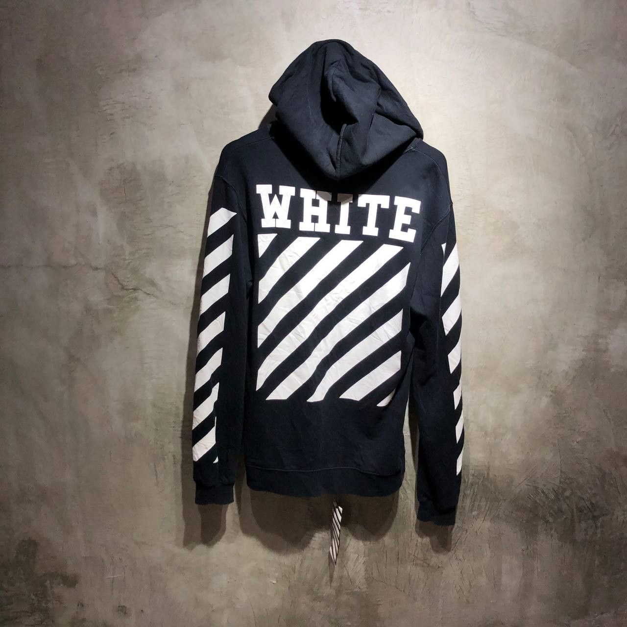 image of Off White Off-White Fw15 Don't Look Down Pull Over Hoodie in Black, Men's (Size Medium)