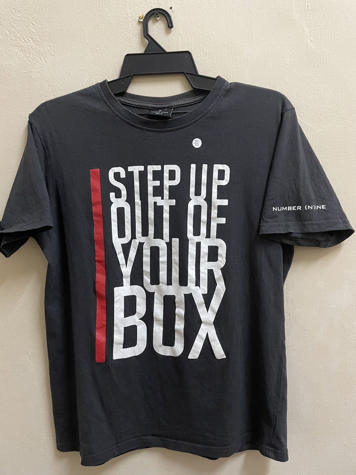 Number (N)ine Marlboro X Number Nine Step Up Out of Your Box Tee Size US M / EU 48-50 / 2 - 1 Thumbnail