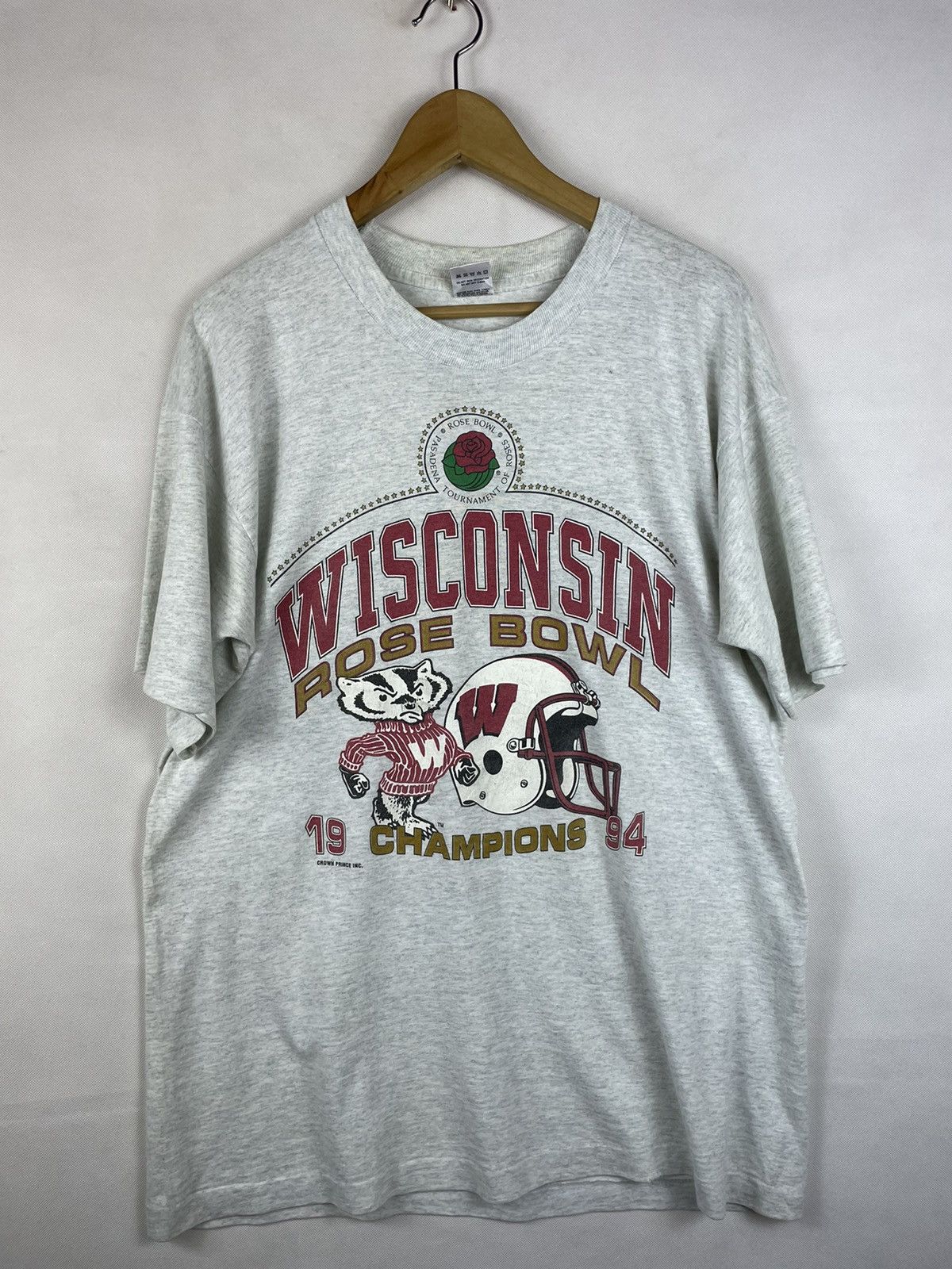 Vintage Vintage 90s T Shirt L - Wisconsin Rose Bowl Single Stitch Size US L / EU 52-54 / 3 - 1 Thumbnail