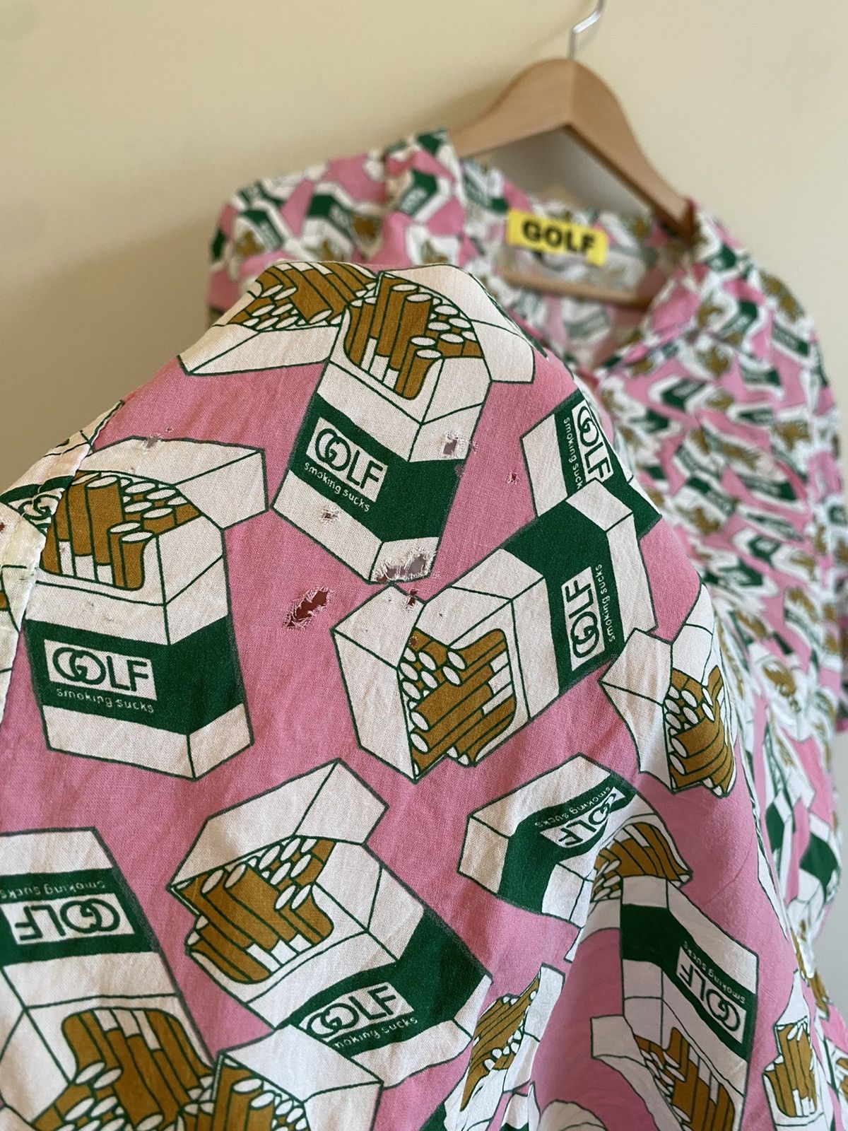 Golf Wang × Golf le Fleur × Tyler The Creator 2016 Golf Wang Smoking Sucks Button Up Cigarette Pink Size US L / EU 52-54 / 3 - 6 Thumbnail