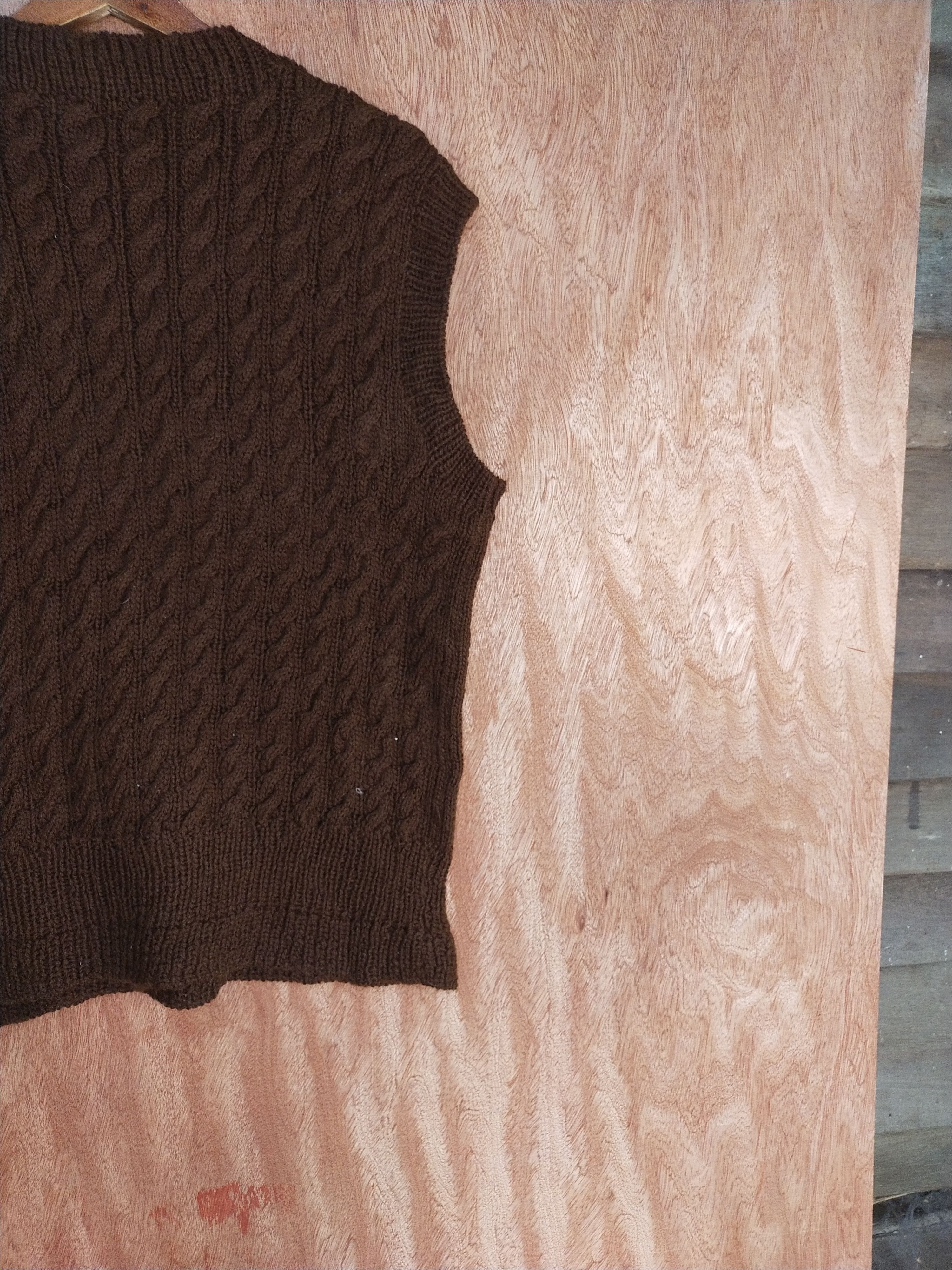 Vintage Japan Brown sleeveless cable knitwear #S109 Size US M / EU 48-50 / 2 - 6 Thumbnail