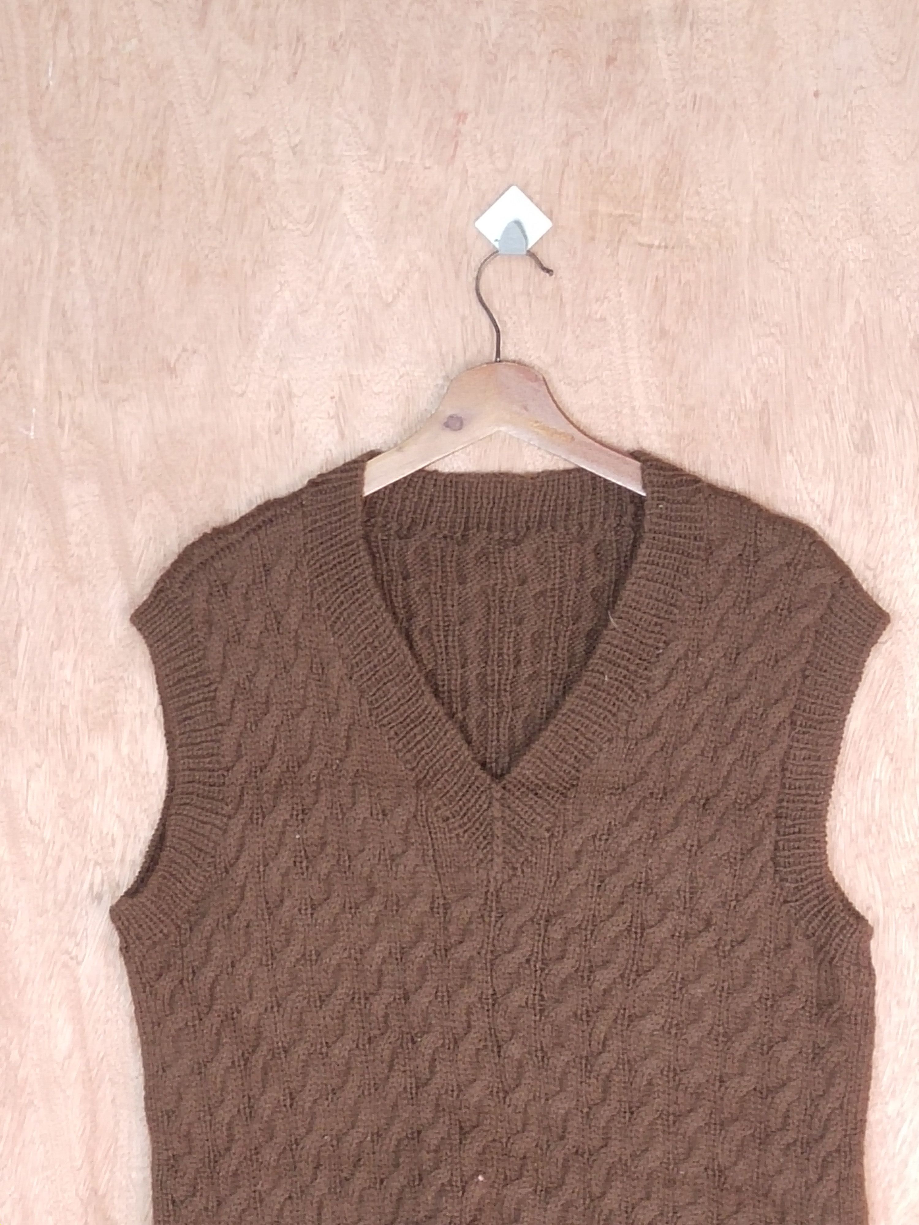 Vintage Japan Brown sleeveless cable knitwear #S109 Size US M / EU 48-50 / 2 - 2 Thumbnail