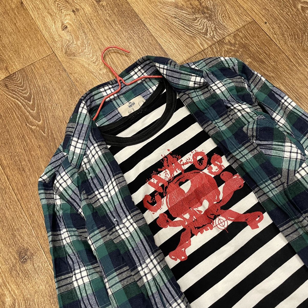 Vintage Vintage 90s Oversized Graphic Tee Stripes Floral Punk M Size US M / EU 48-50 / 2 - 1 Thumbnail