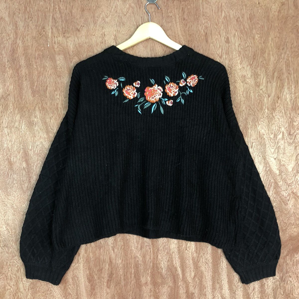 Homespun Knitwear × Japanese Brand DL Ray Cassin Black Flower art cable Knitwear #c596 Size US M / EU 48-50 / 2 - 3 Thumbnail