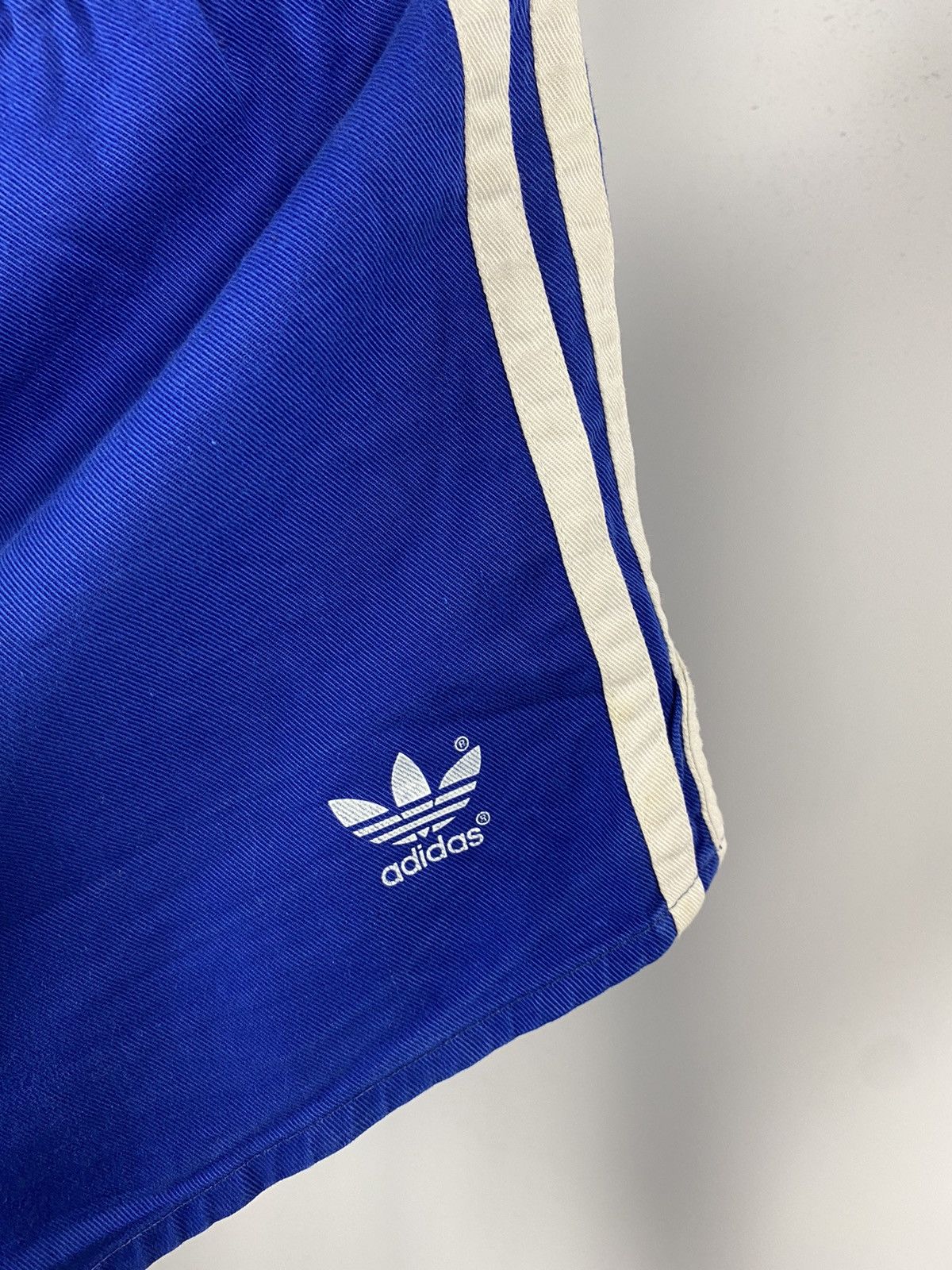 Adidas Adidas vintage shorts blue sportswear size L Size US 36 / EU 52 - 3 Thumbnail