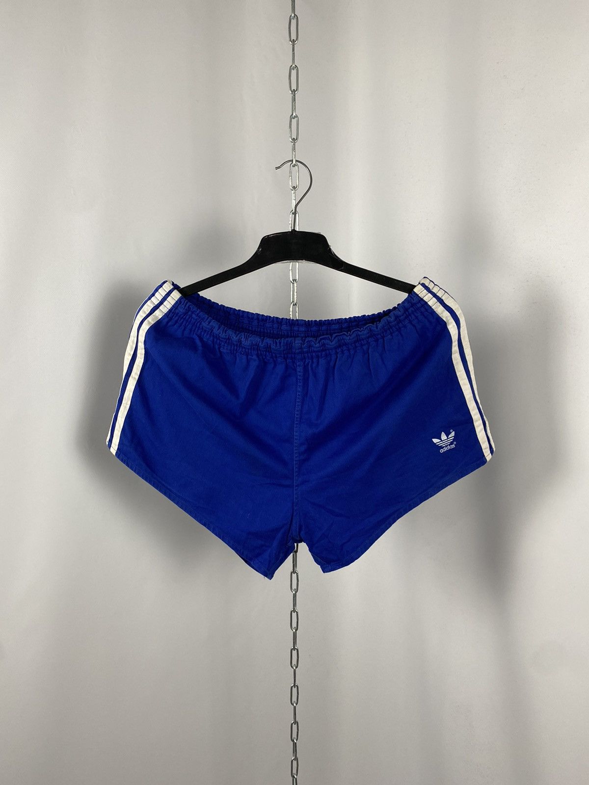 Adidas Adidas vintage shorts blue sportswear size L Size US 36 / EU 52 - 1 Thumbnail