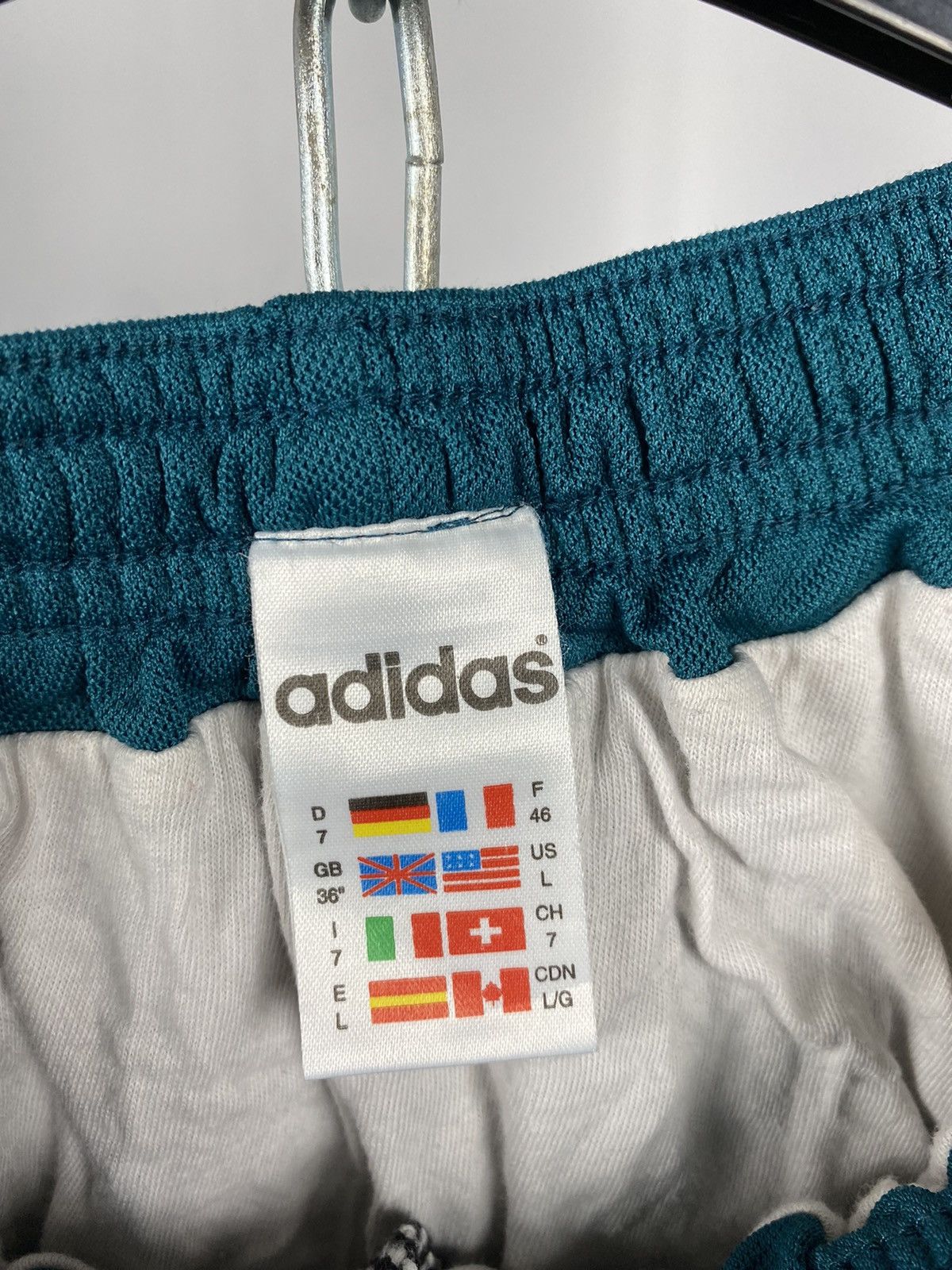 Adidas Adidas shorts vintage green shirts sportswear size L Size US 36 / EU 52 - 3 Thumbnail