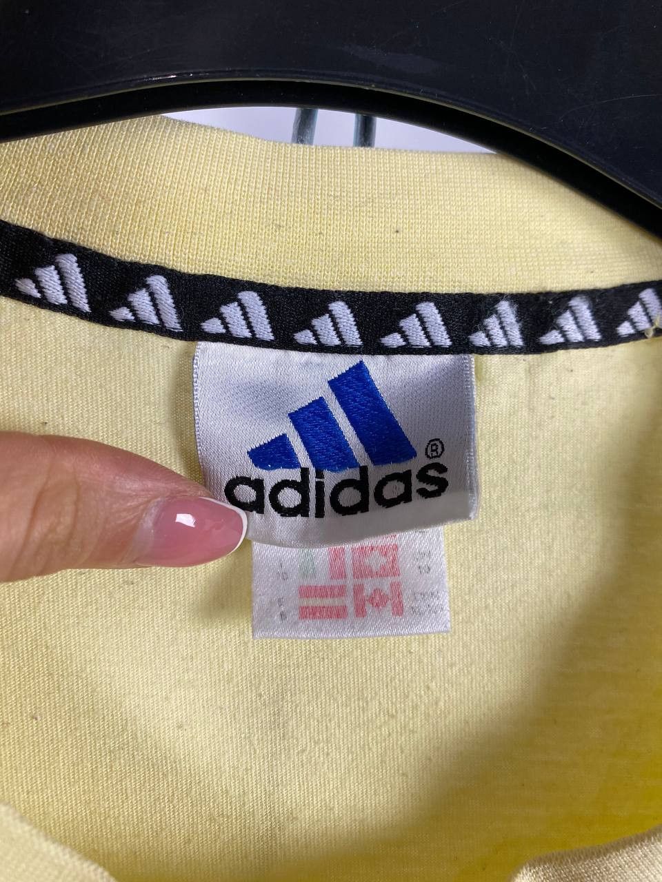 Adidas Adidas vintage big logo yellow size XL Size US XL / EU 56 / 4 - 3 Thumbnail