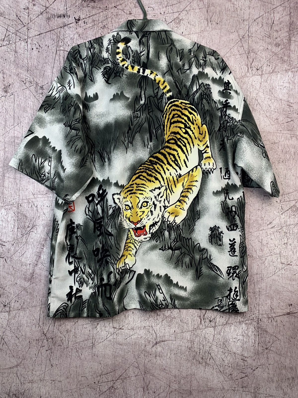Japanese Brand Vintage Japanese Asian Tiger Mens Shirt Size US L / EU 52-54 / 3 - 5 Thumbnail