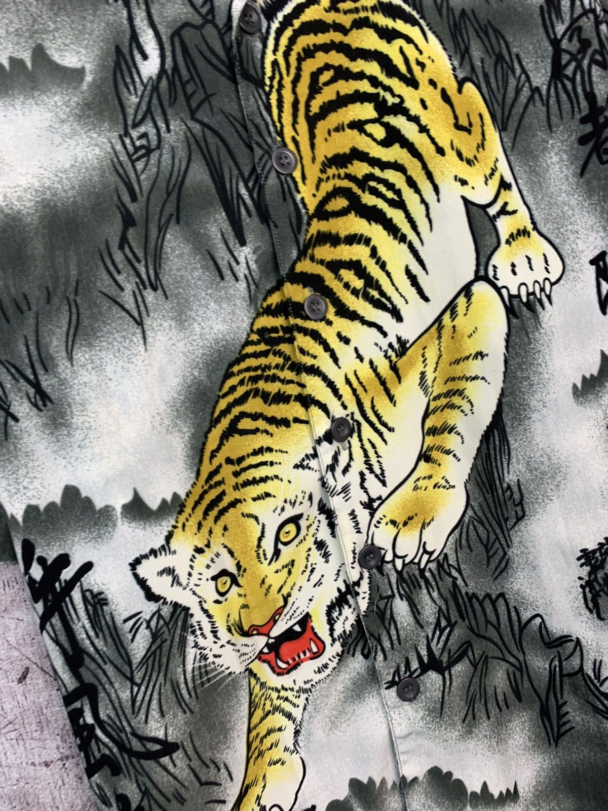 Japanese Brand Vintage Japanese Asian Tiger Mens Shirt Size US L / EU 52-54 / 3 - 3 Thumbnail