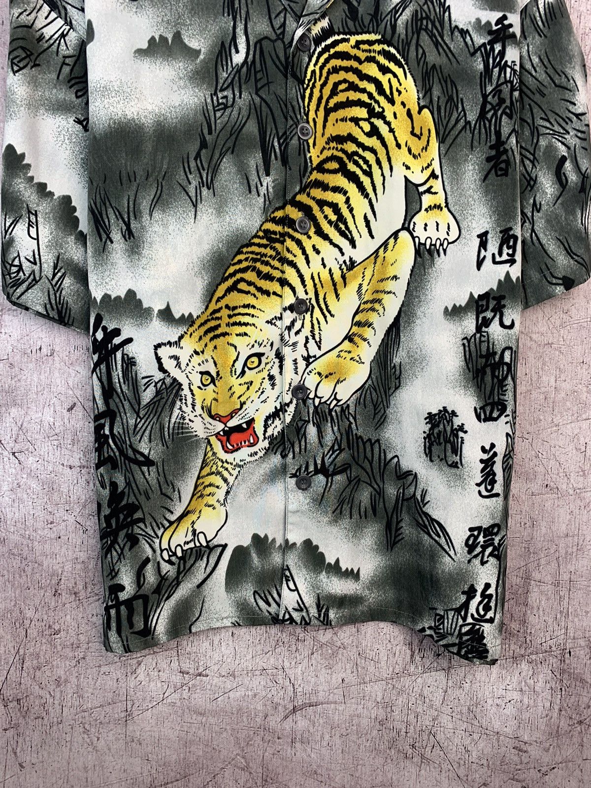 Japanese Brand Vintage Japanese Asian Tiger Mens Shirt Size US L / EU 52-54 / 3 - 8 Thumbnail