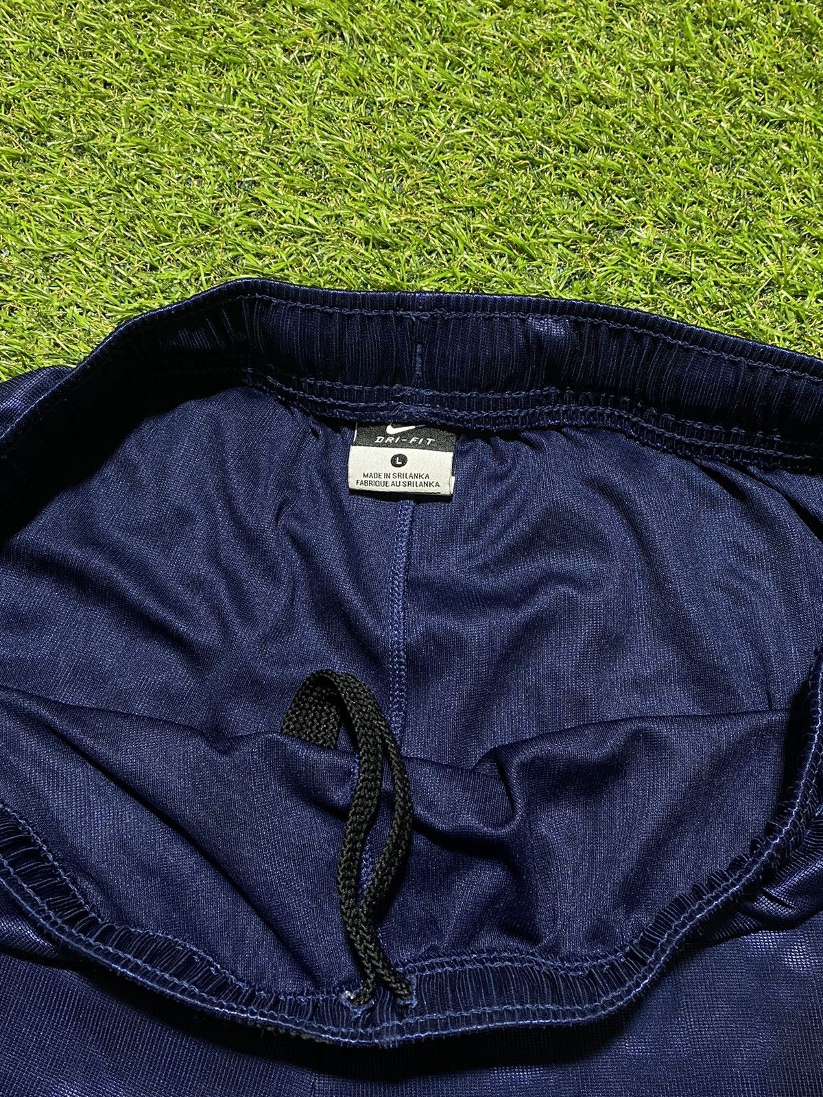 Nike Vintage Nike shorts streetwear swoosh casual y2k size L Size US 34 / EU 50 - 5 Thumbnail