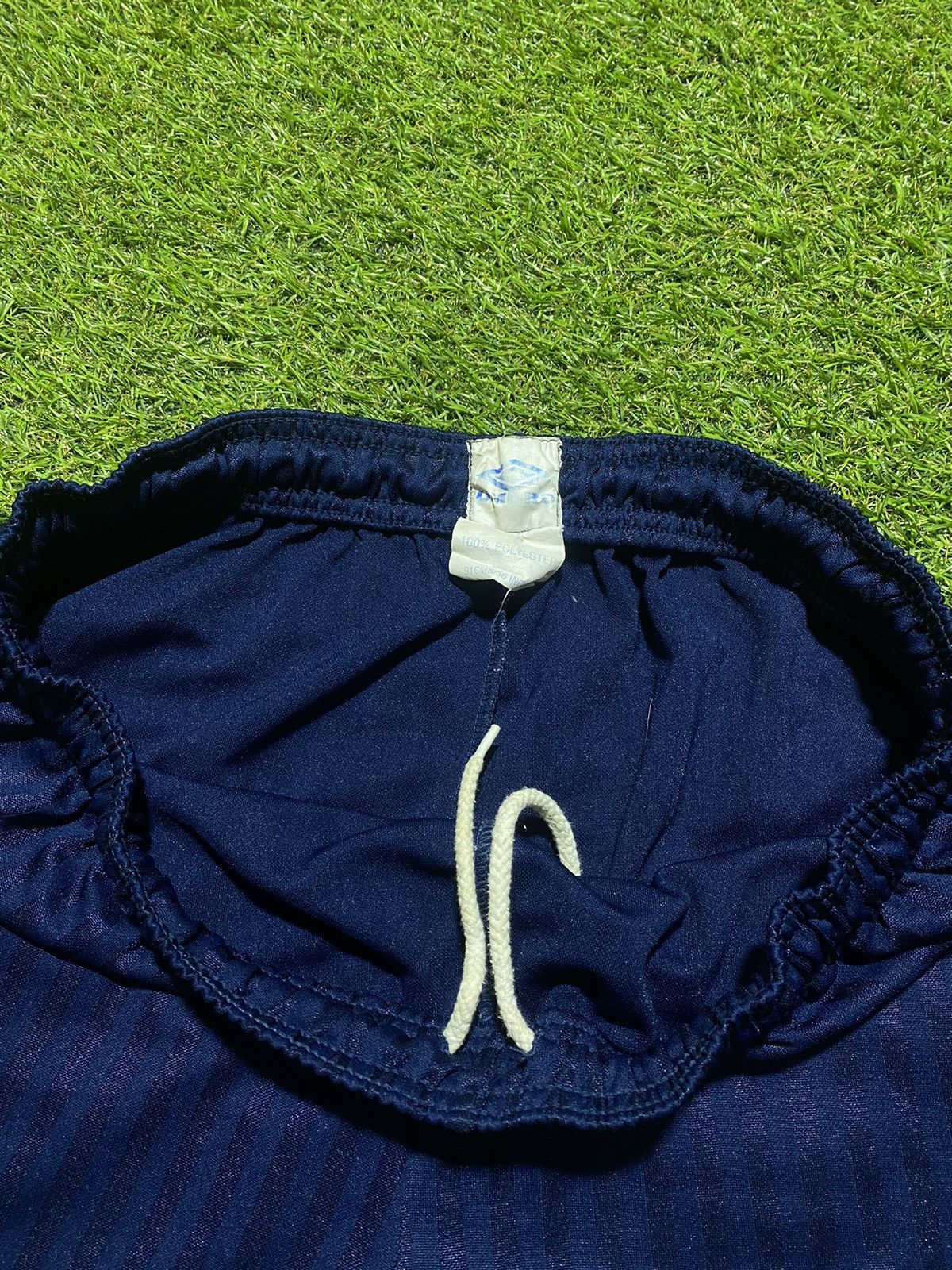 Umbro Vintage 90s Umbro shorts streetwear y2k style size 36 Size US 36 / EU 52 - 3 Thumbnail