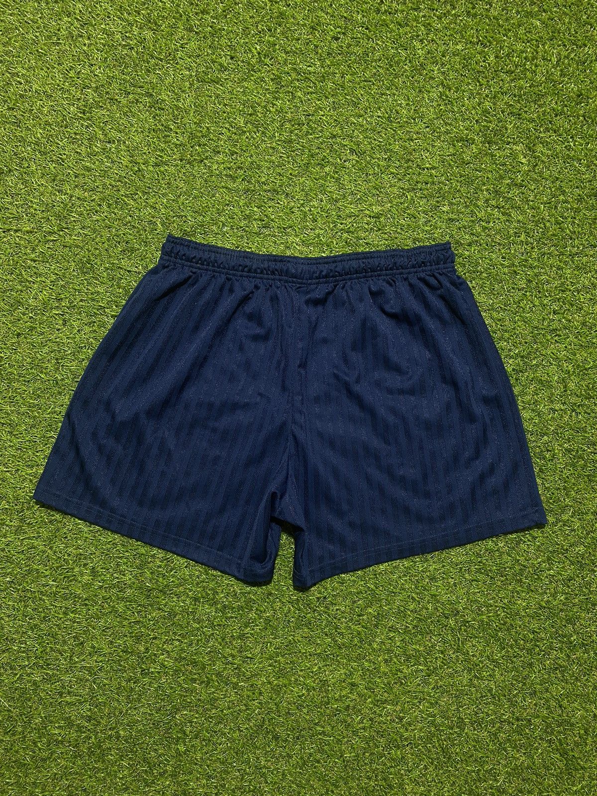 Umbro Vintage 90s Umbro shorts streetwear y2k style size 36 Size US 36 / EU 52 - 2 Thumbnail