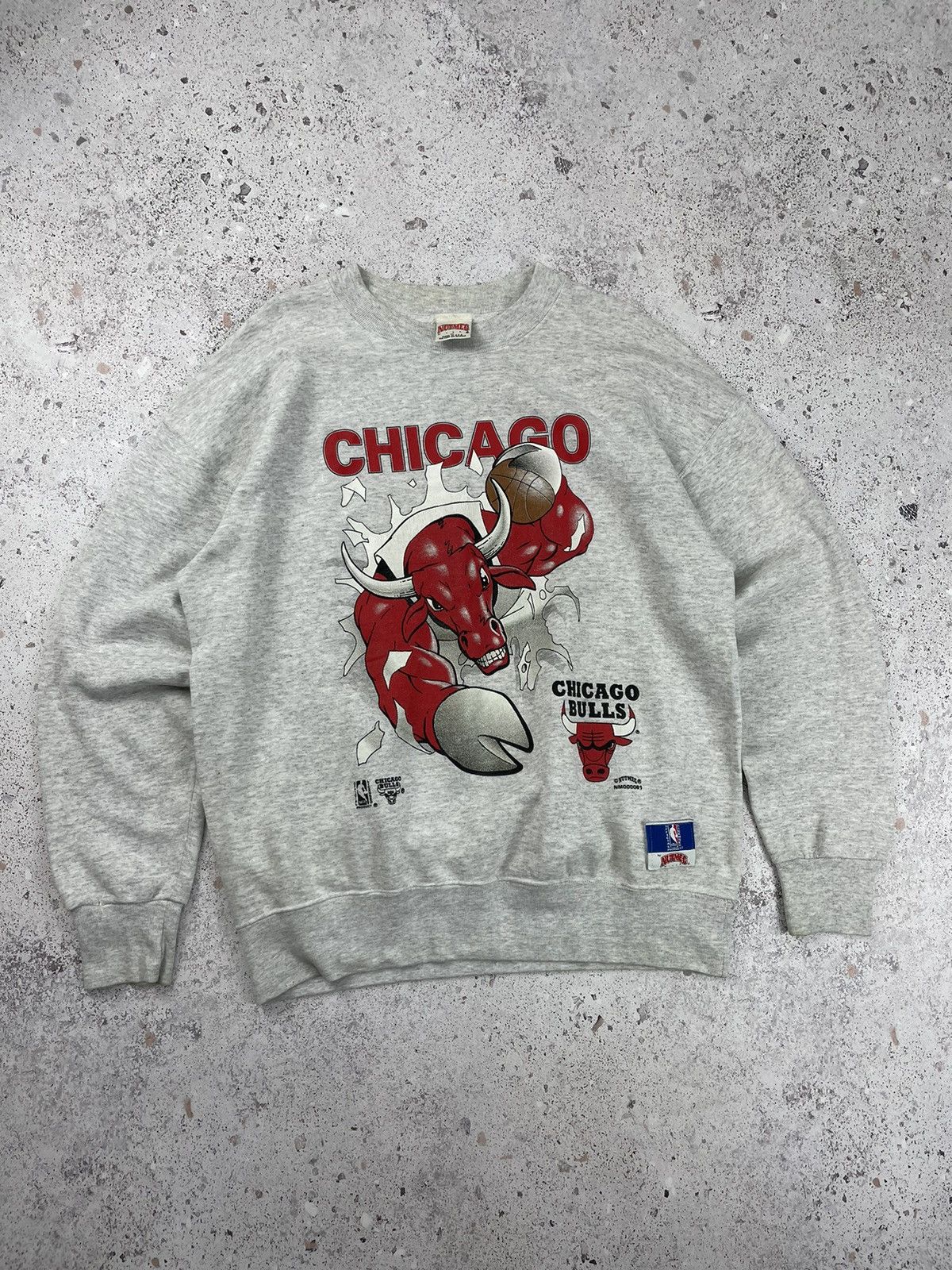 Vintage Chicago Bulls Nutmeg NBA Official Product Sweatshirt