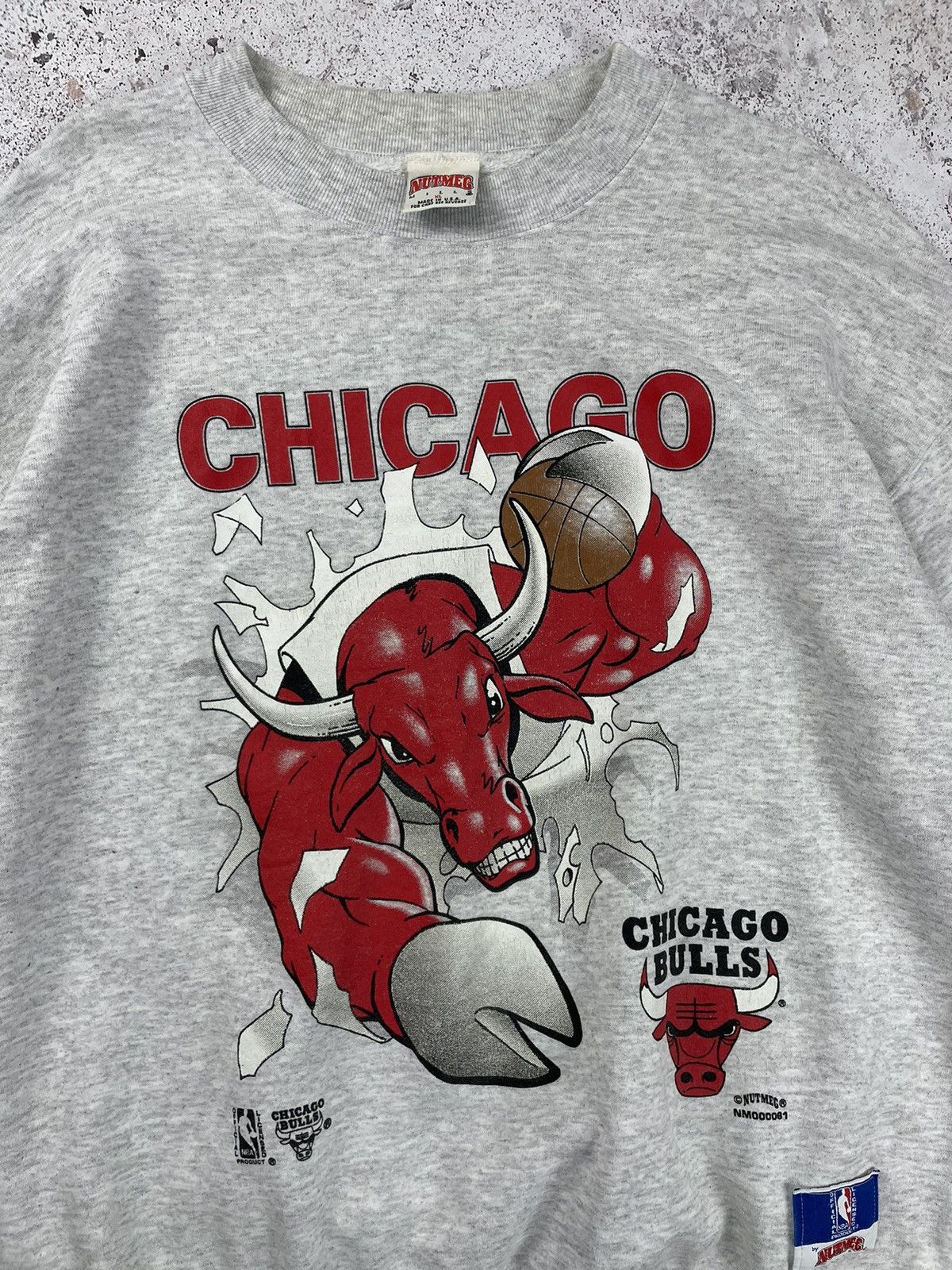 NBA × Vintage Vintage Chicago Bulls Nutmeg NBA Official Product Sweatshirt Size US XL / EU 56 / 4 - 3 Thumbnail