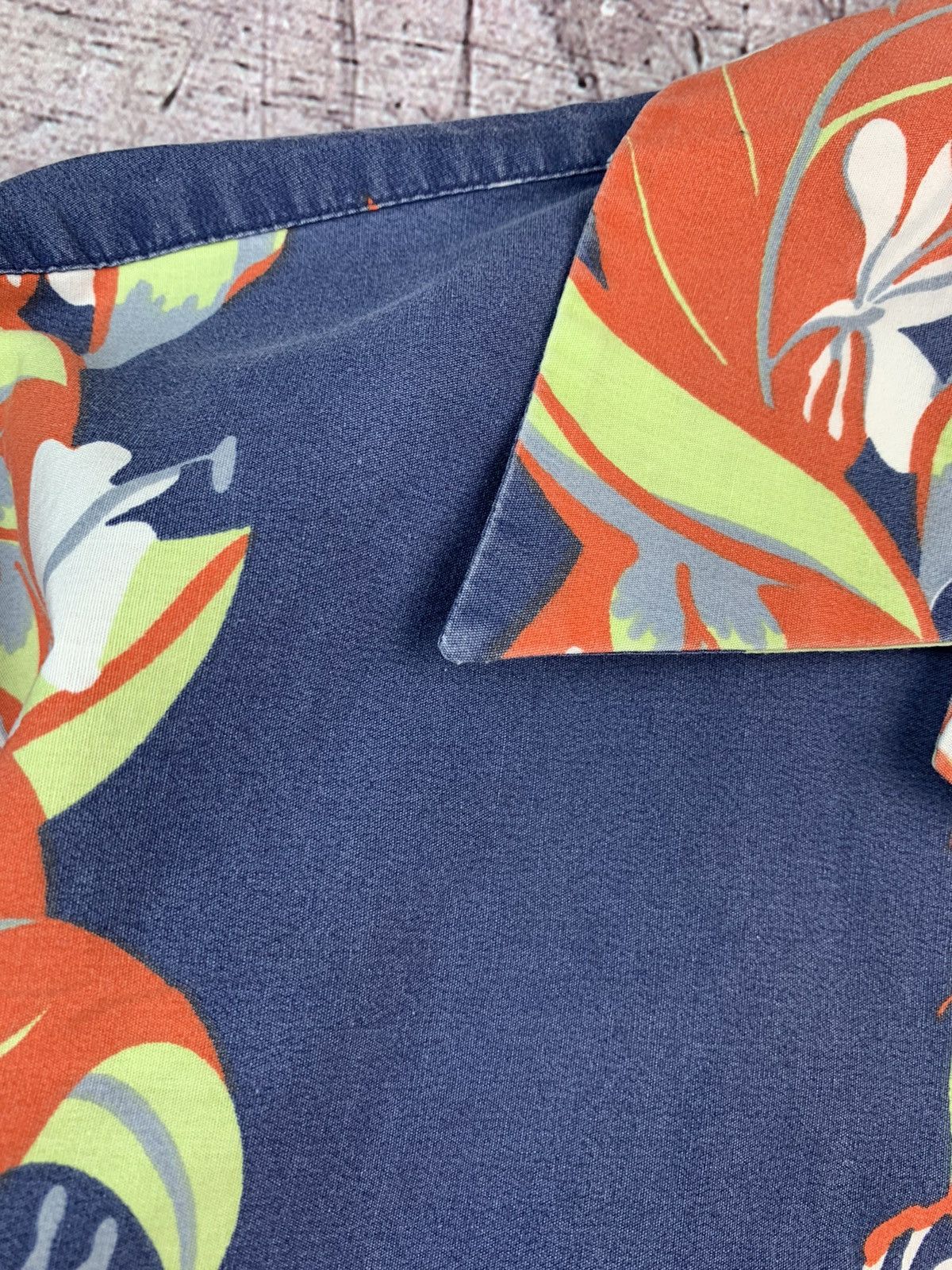 Yves Saint Laurent Vintage Yves Saint Laurent Hawaiian Mens Shirt Size US M / EU 48-50 / 2 - 13 Thumbnail