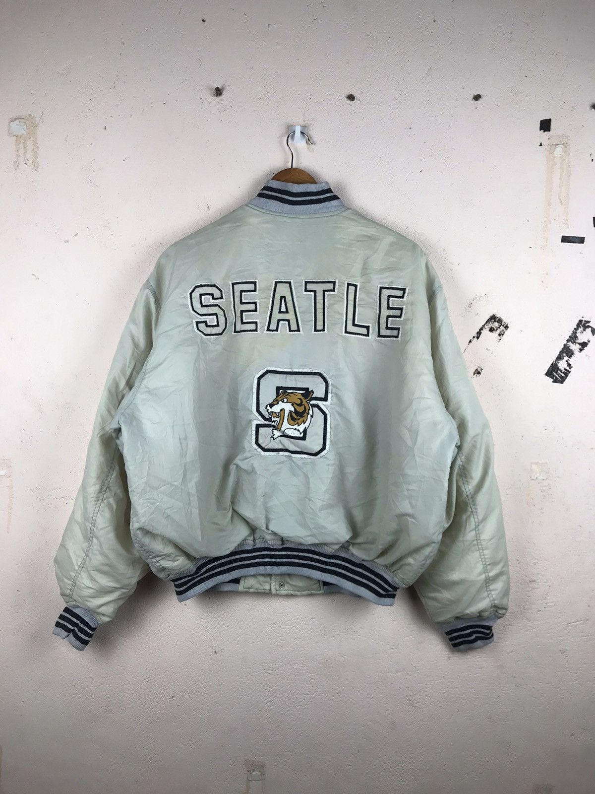 MLB × NFL Vintage Seattle Bomber Jacket spell out Design Size US L / EU 52-54 / 3 - 2 Thumbnail