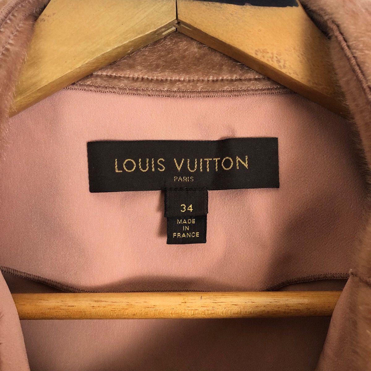 Louis Vuitton Louis Vuitton Dusty Rose Double Breasted Faux Fur Jacket Size XS / US 0-2 / IT 36-38 - 8 Thumbnail