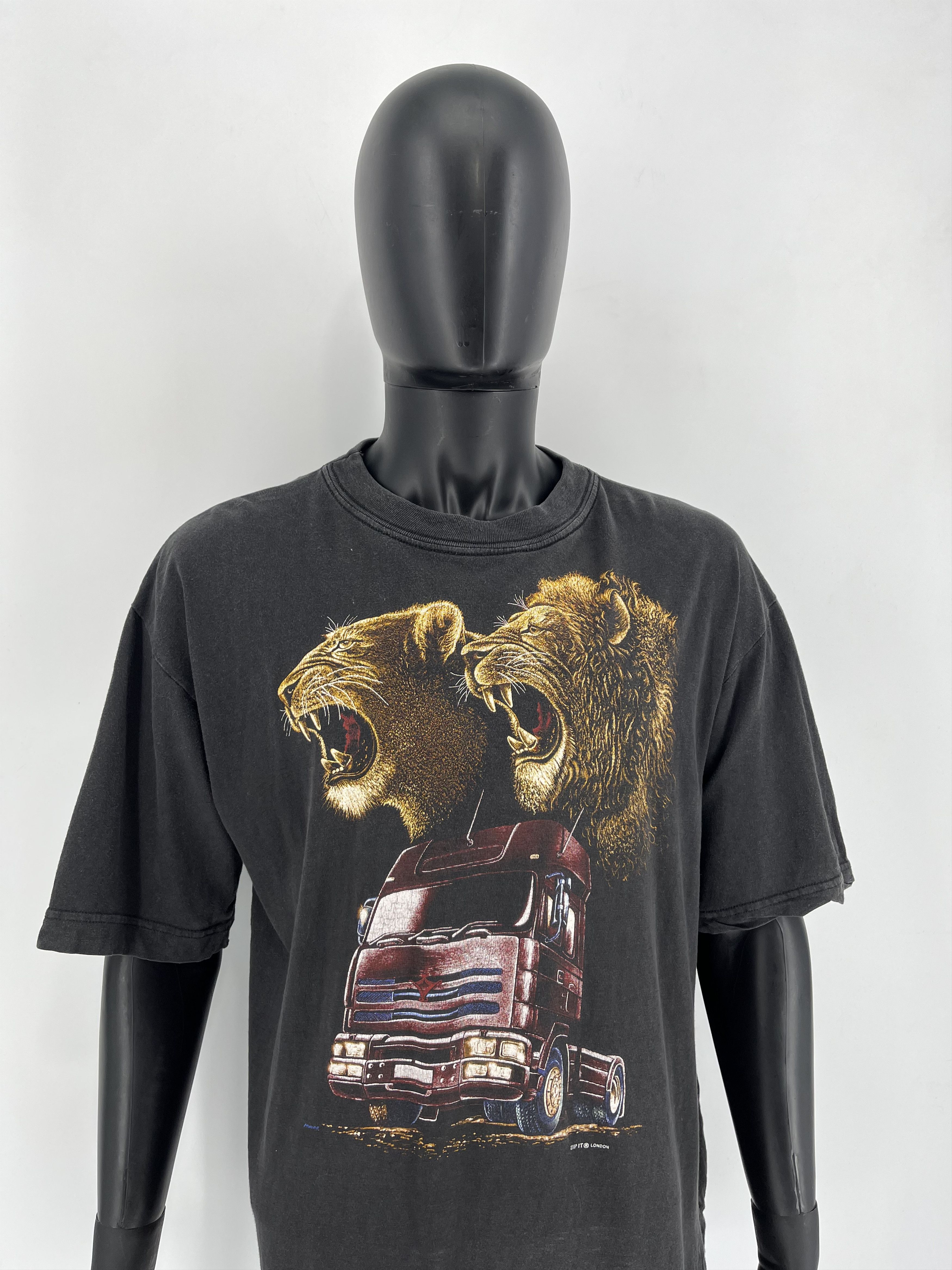 Vintage Vintage 90s lion lioness and truck Boxy Fit Tee ZipIt London Size US XL / EU 56 / 4 - 8 Thumbnail