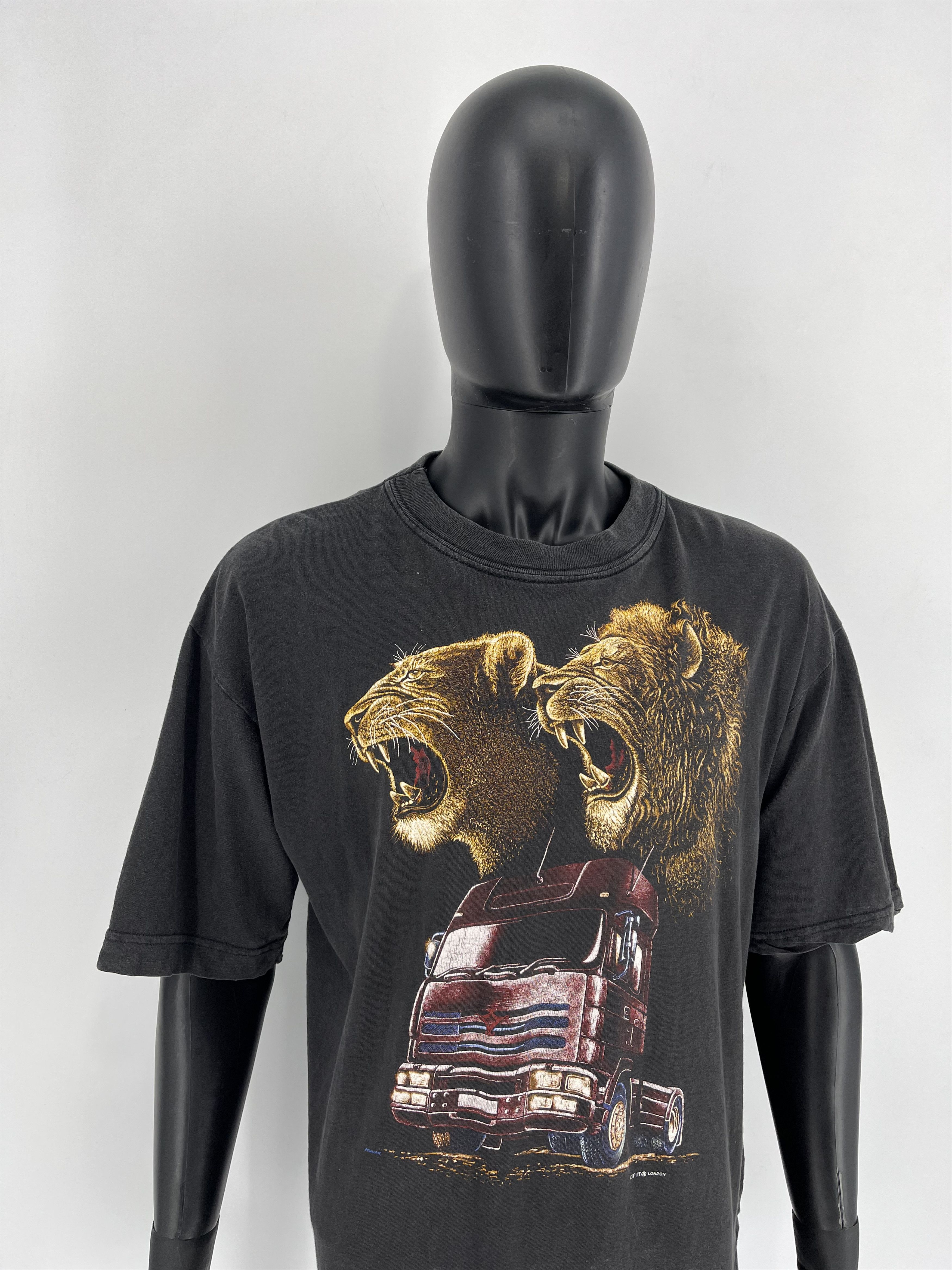 Vintage Vintage 90s lion lioness and truck Boxy Fit Tee ZipIt London Size US XL / EU 56 / 4 - 3 Thumbnail
