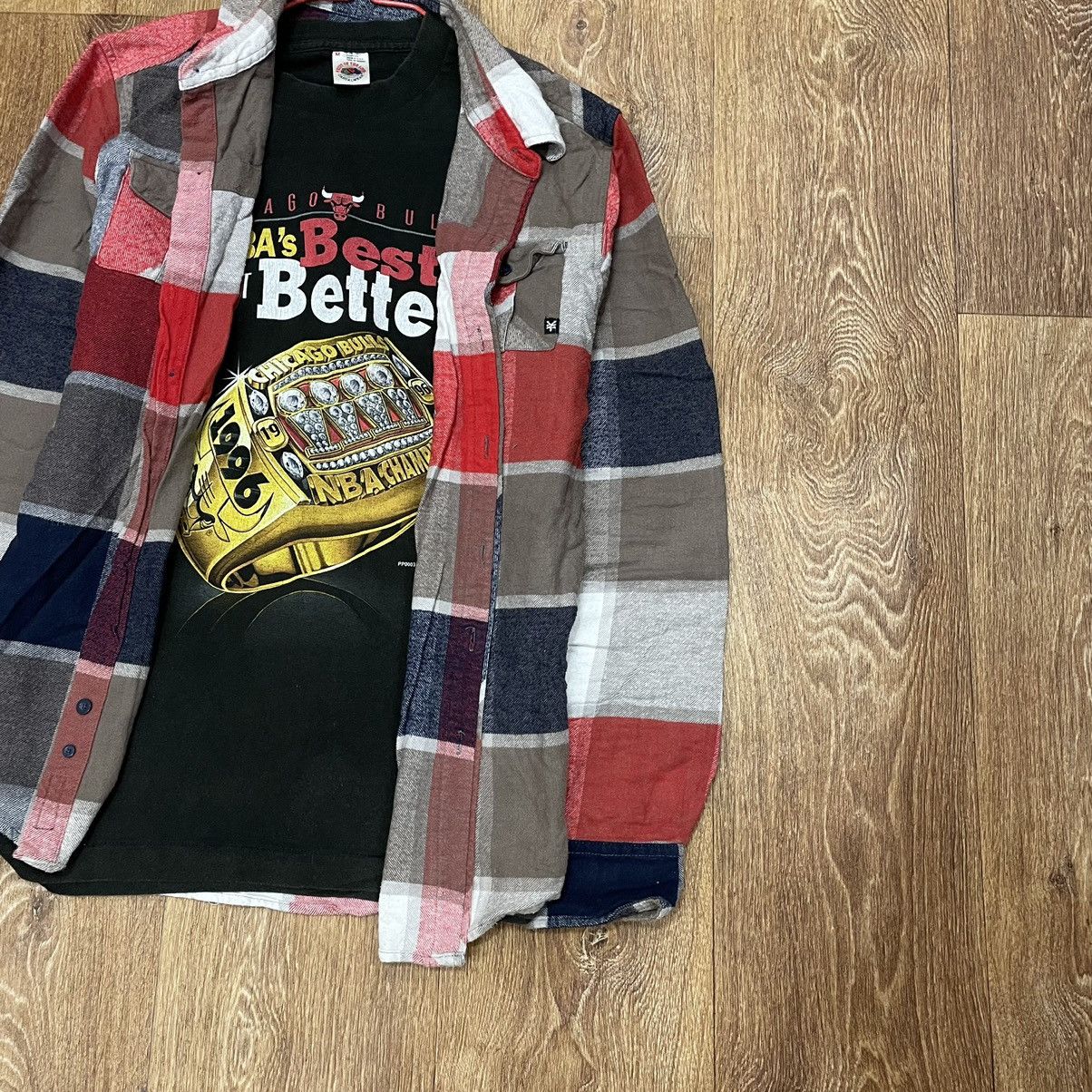 Vintage Vintage 90s Checkered Shirt Baggy Grunge Worn Red Graphic M Size US M / EU 48-50 / 2 - 3 Thumbnail