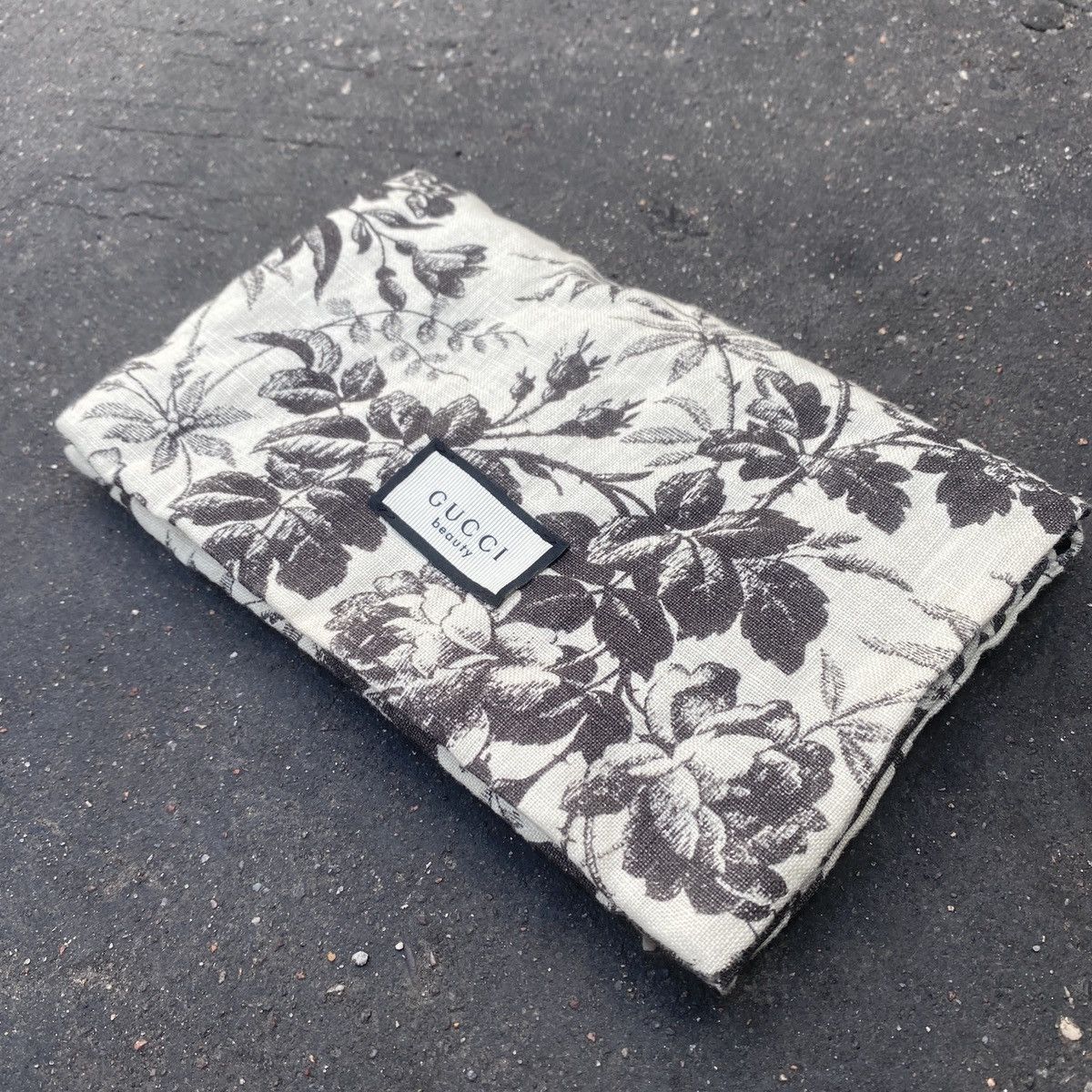 Gucci Bloom Y3 Pouch Bag Floral Pattern Natural from Japan Free Shipping
