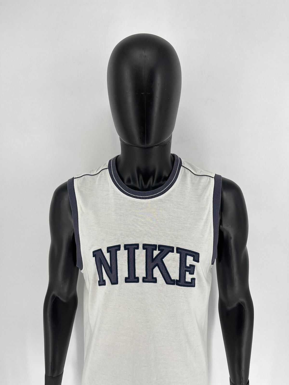 Nike Vintage 90s Nike Jersey Travis Style Sportwear Style Size US L / EU 52-54 / 3 - 7 Thumbnail