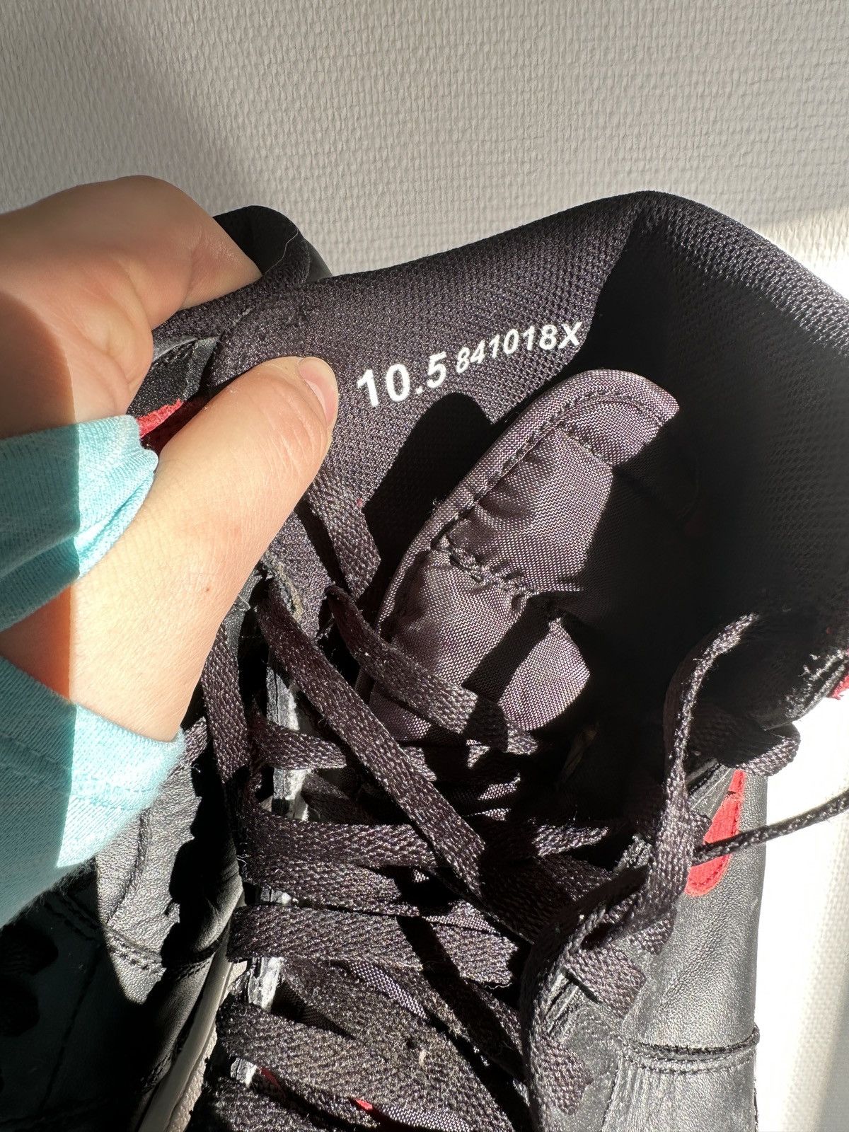 Jordan Brand Jordan 1 "Banned" 2016 Size US 10.5 / EU 43-44 - 2 Thumbnail