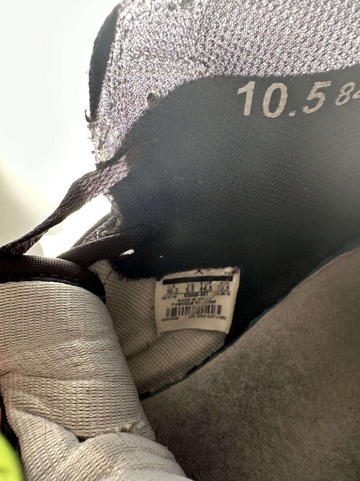 Jordan Brand Jordan 1 "Banned" 2016 Size US 10.5 / EU 43-44 - 12 Thumbnail