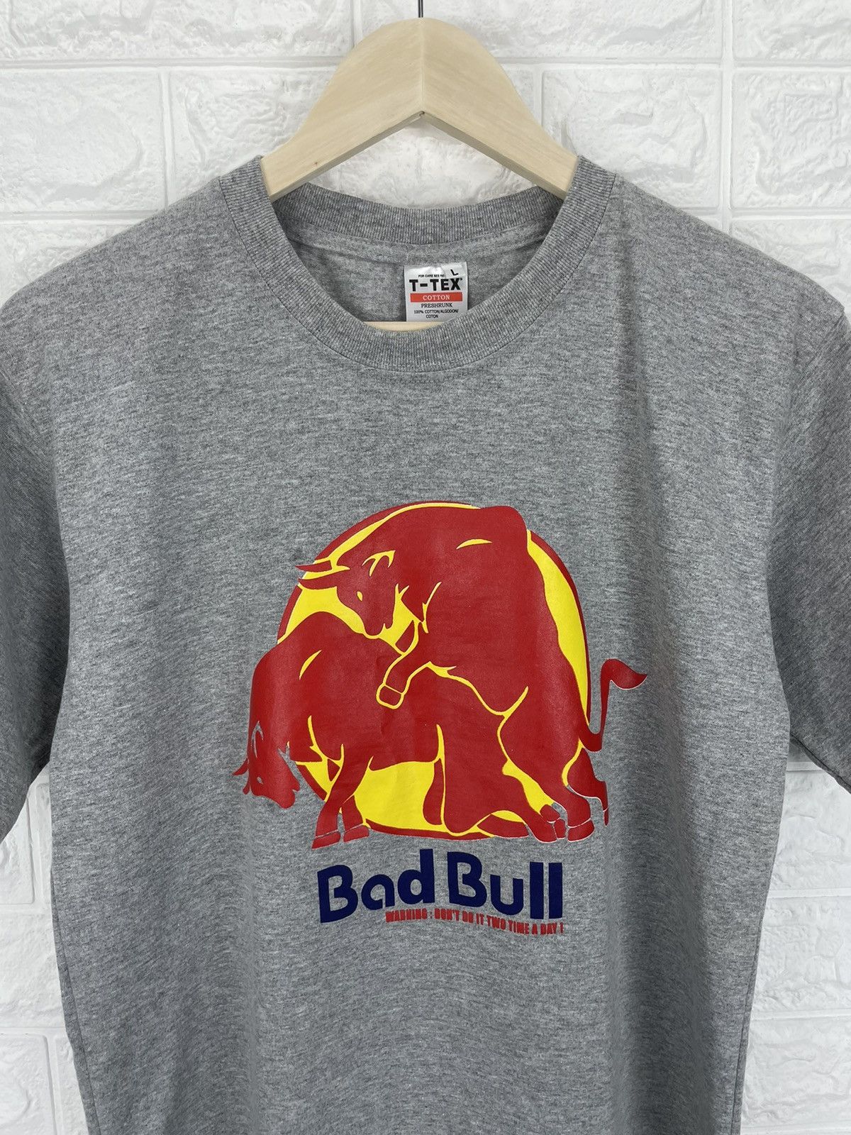 Vintage Vintage Y2k Bad Bull parody Red Bull big printed Size US M / EU 48-50 / 2 - 2 Thumbnail