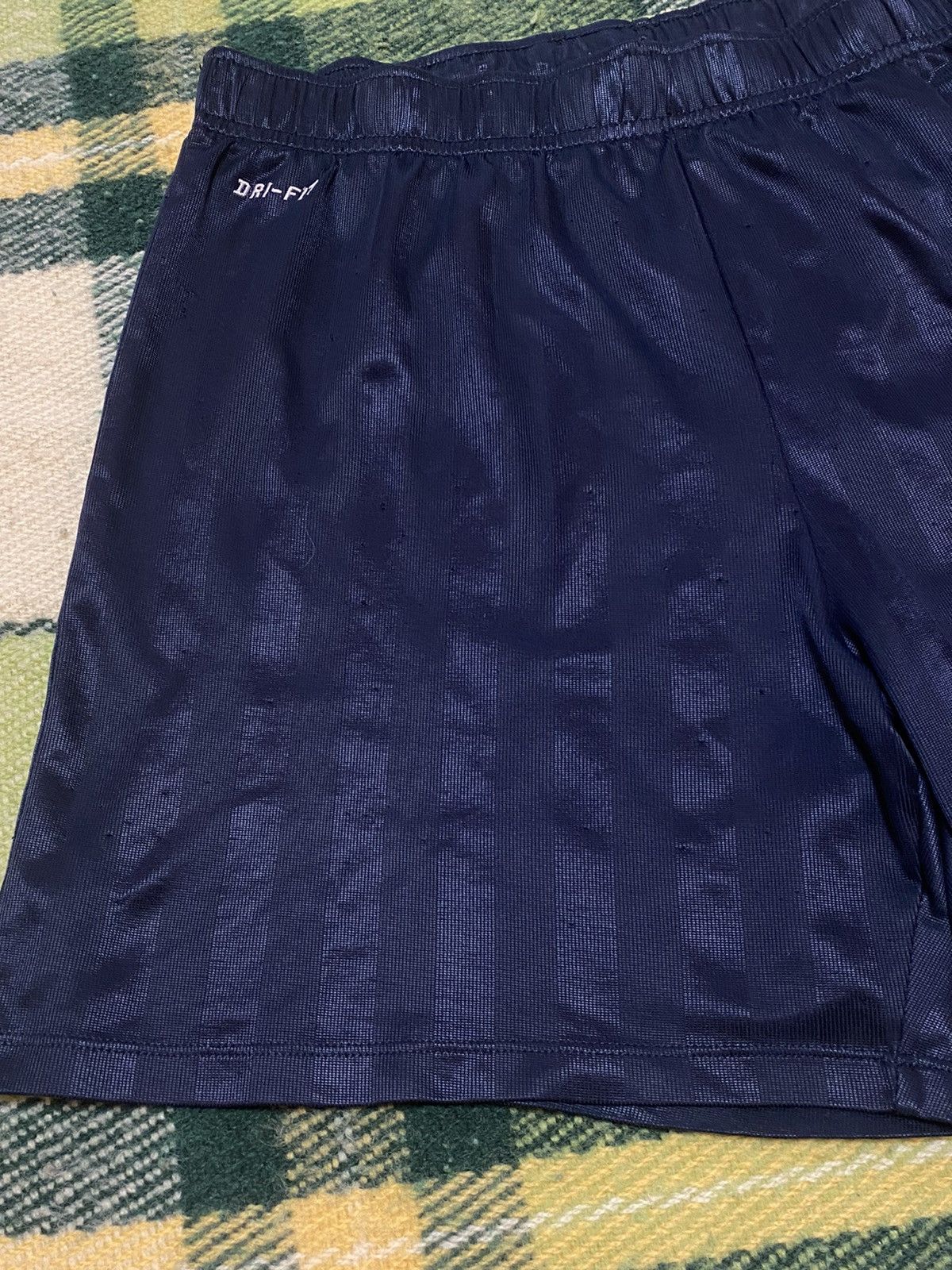 Nike Vintage Nike shorts streetwear swoosh casual y2k size L Size US 34 / EU 50 - 2 Thumbnail