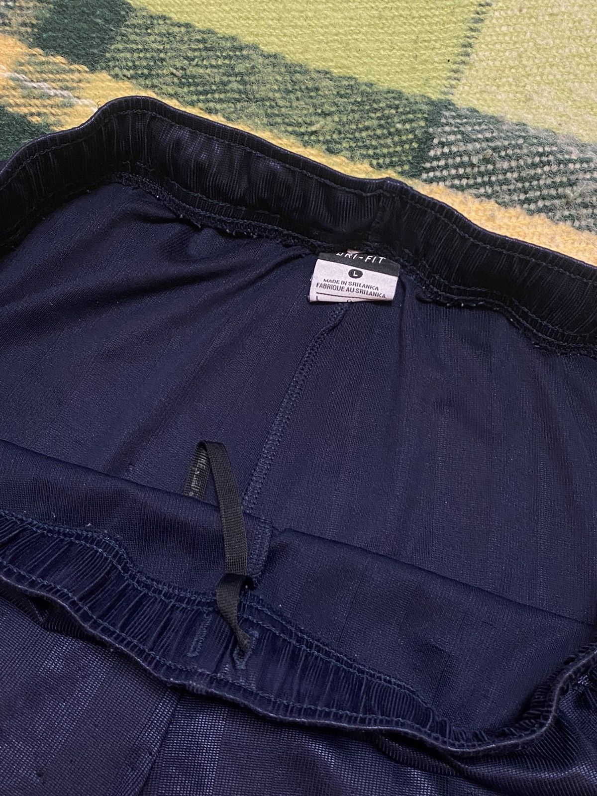 Nike Vintage Nike shorts streetwear swoosh casual y2k size L Size US 34 / EU 50 - 6 Thumbnail