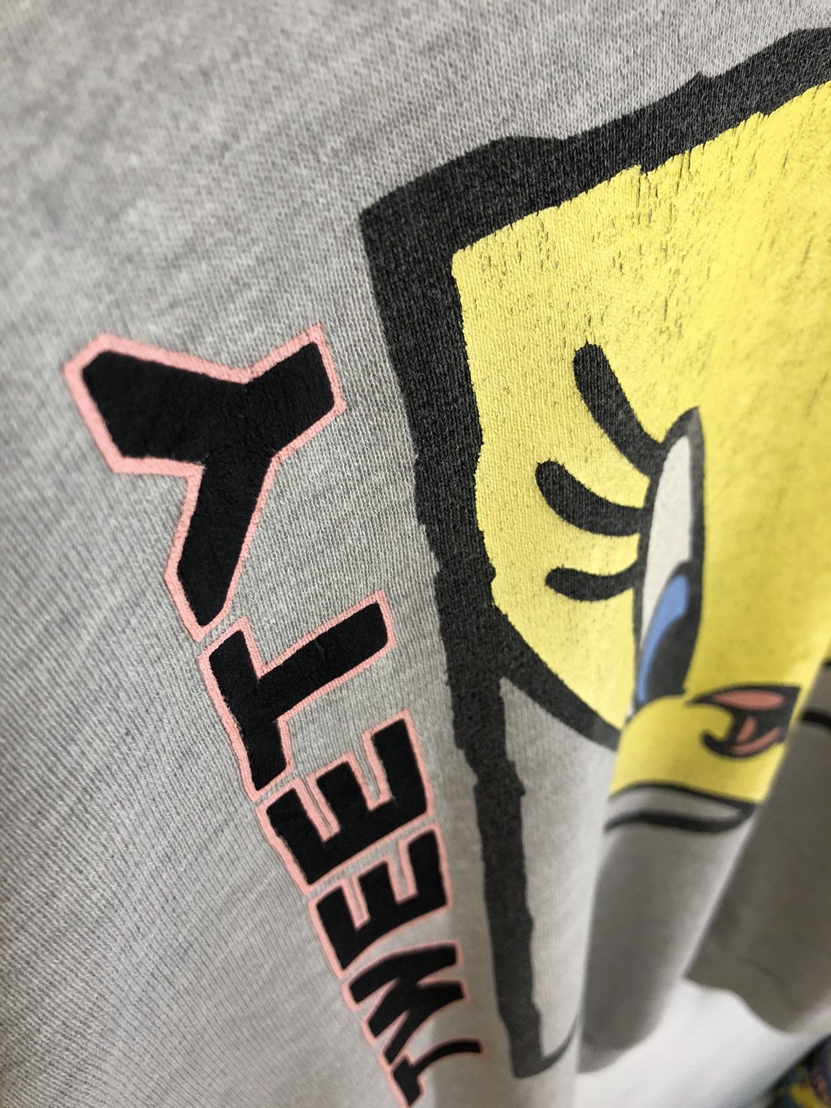 Warner Bros Vintage Tweety Big Logo Distressed Hoodie Size US M / EU 48-50 / 2 - 7 Thumbnail