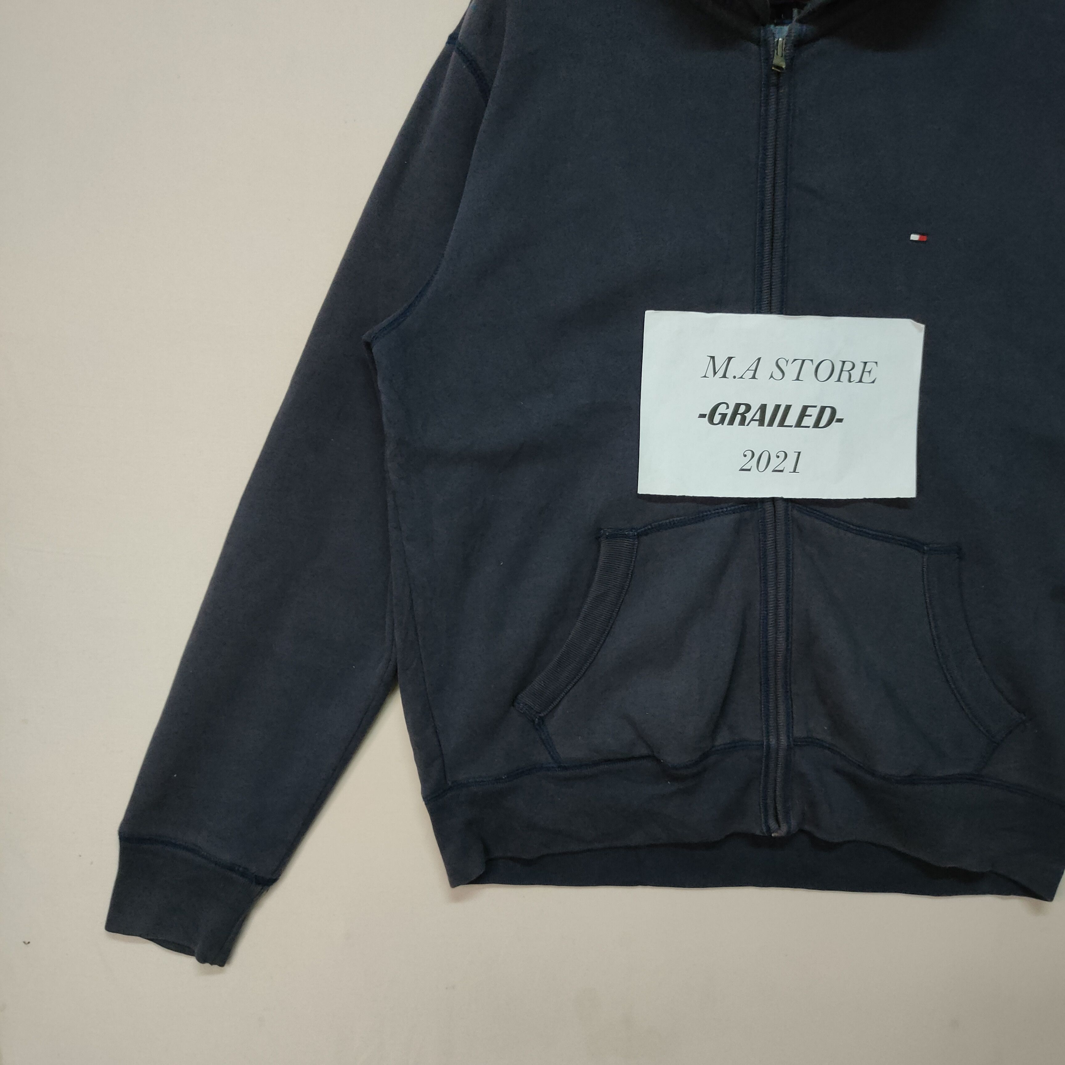 Tommy Hilfiger VINTAGE TOMMY HILFIGER EMBROIDERY SMALL LOGO SWEATER Size US L / EU 52-54 / 3 - 4 Thumbnail