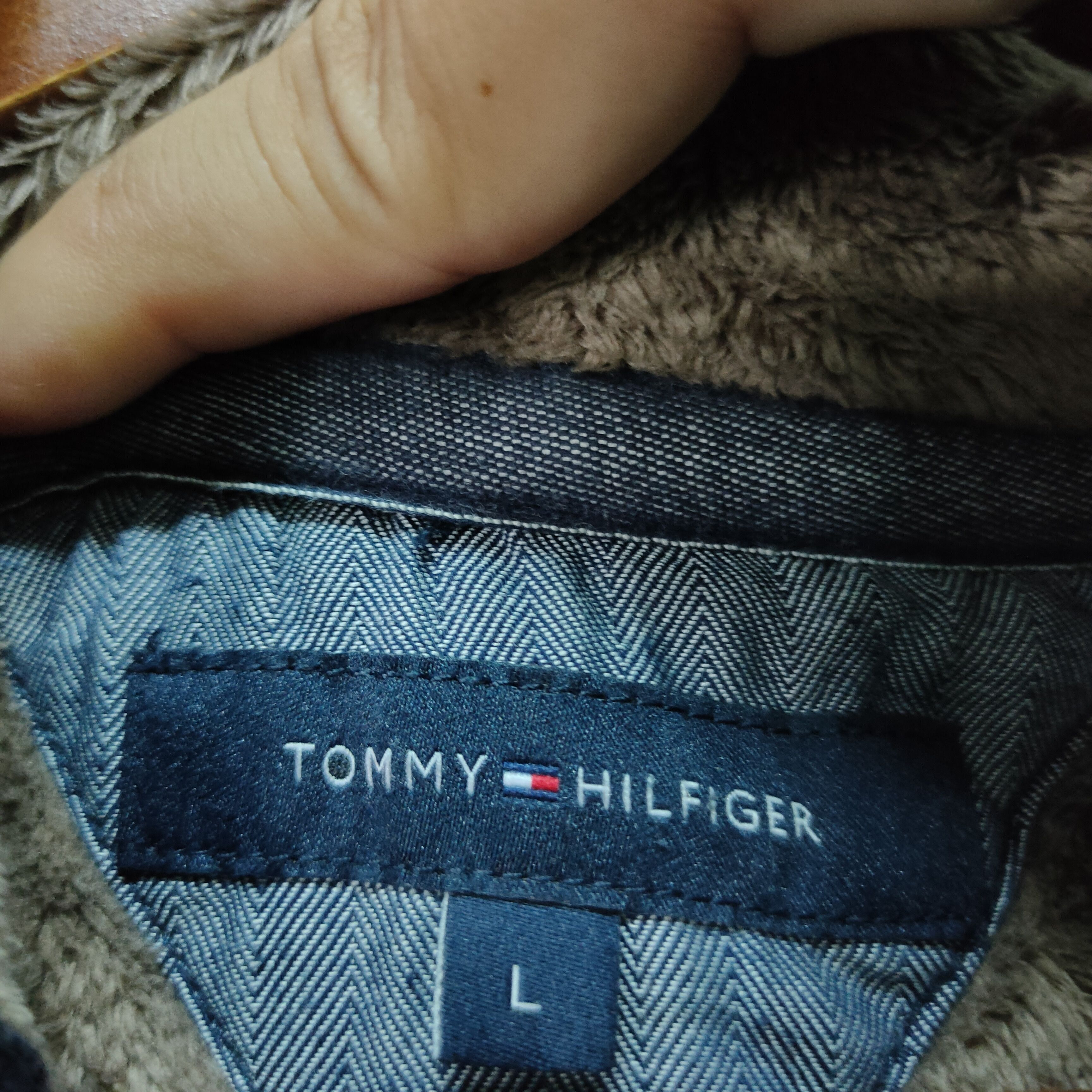 Tommy Hilfiger VINTAGE TOMMY HILFIGER EMBROIDERY SMALL LOGO SWEATER Size US L / EU 52-54 / 3 - 11 Thumbnail