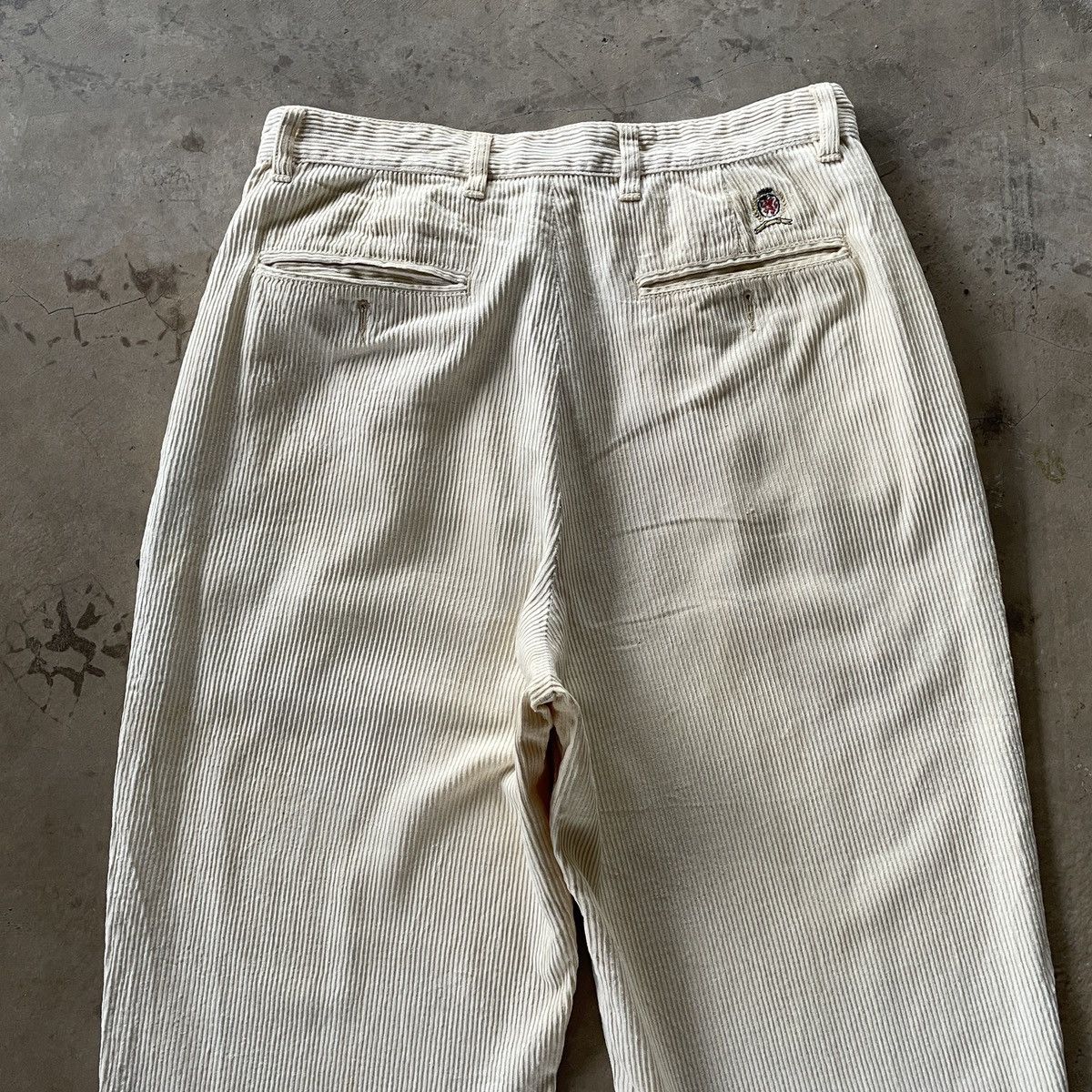 Tommy Hilfiger Vintage TOMMY HILFIGER Corduroi Trousers Casual Pants W30x30 Size US 30 / EU 46 - 11 Thumbnail