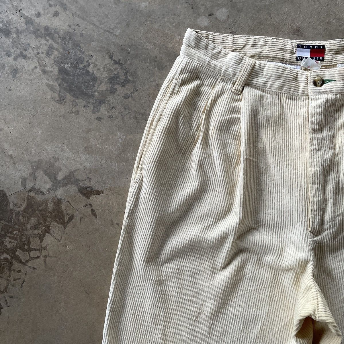 Tommy Hilfiger Vintage TOMMY HILFIGER Corduroi Trousers Casual Pants W30x30 Size US 30 / EU 46 - 3 Thumbnail