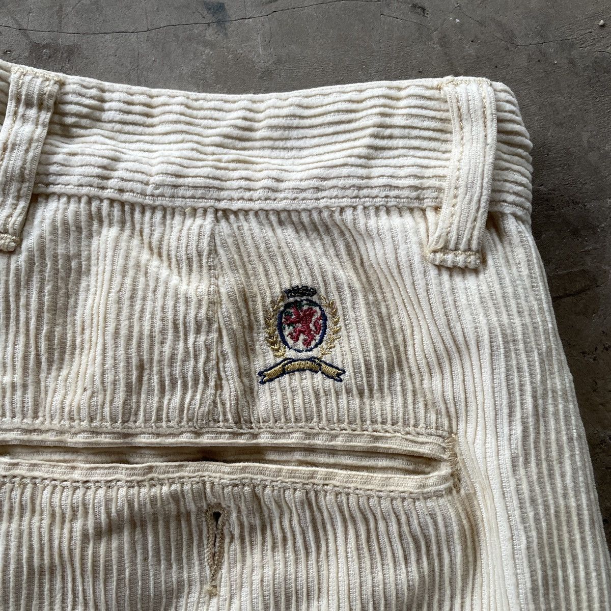 Tommy Hilfiger Vintage TOMMY HILFIGER Corduroi Trousers Casual Pants W30x30 Size US 30 / EU 46 - 9 Thumbnail