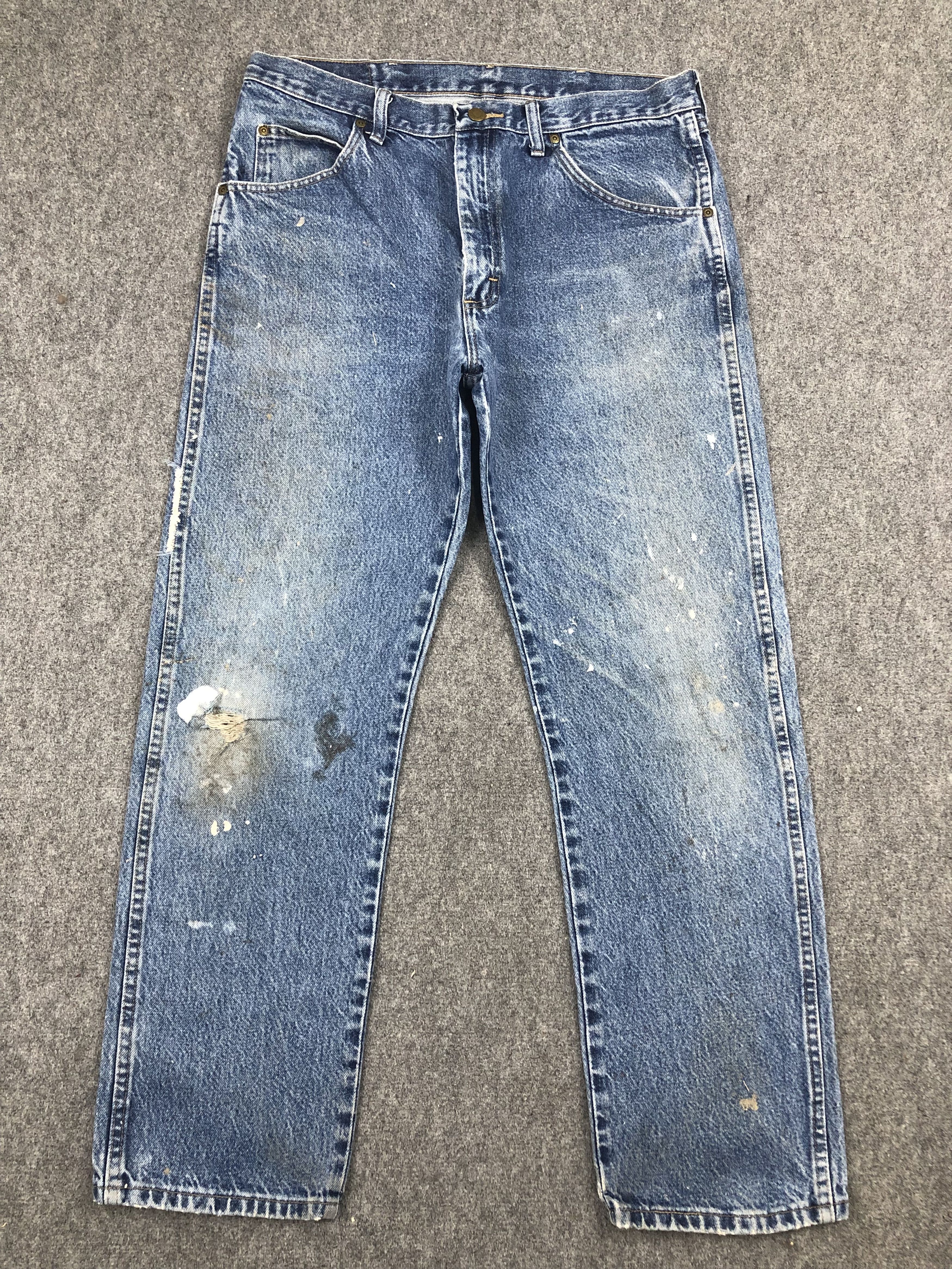 image of Vintage Wrangler Faded Blue Jeans in Blue Denim, Men's (Size 33)