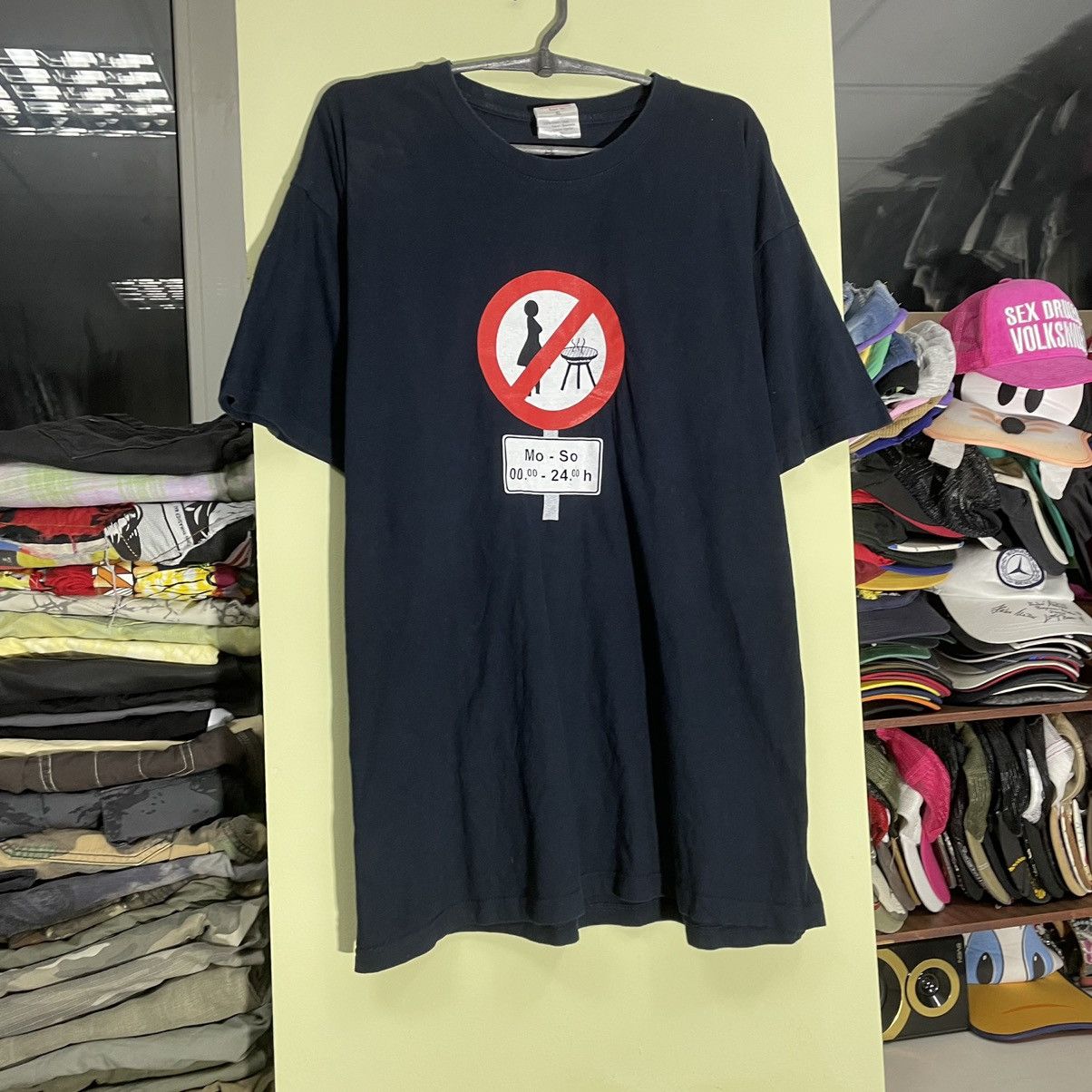 Vintage Vintage 90s Graphic Tee Barbecue Girl Humor Skate Baggy L Size US L / EU 52-54 / 3 - 3 Thumbnail