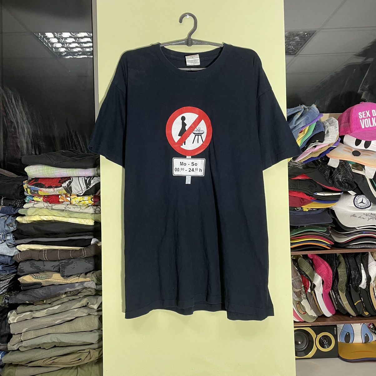 Vintage Vintage 90s Graphic Tee Barbecue Girl Humor Skate Baggy L Size US L / EU 52-54 / 3 - 1 Thumbnail