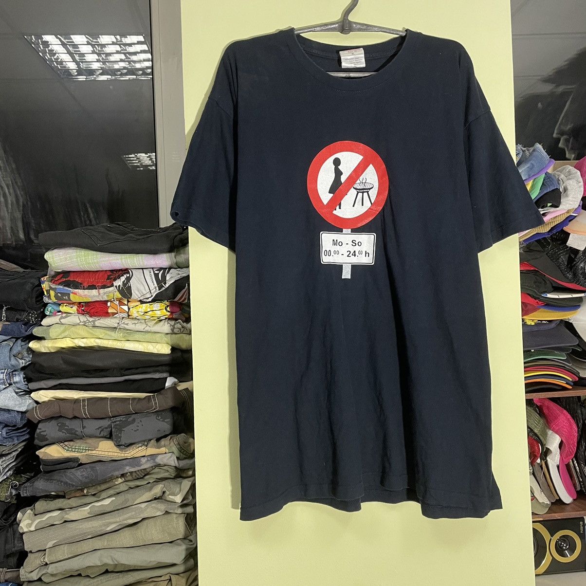 Vintage Vintage 90s Graphic Tee Barbecue Girl Humor Skate Baggy L Size US L / EU 52-54 / 3 - 4 Thumbnail
