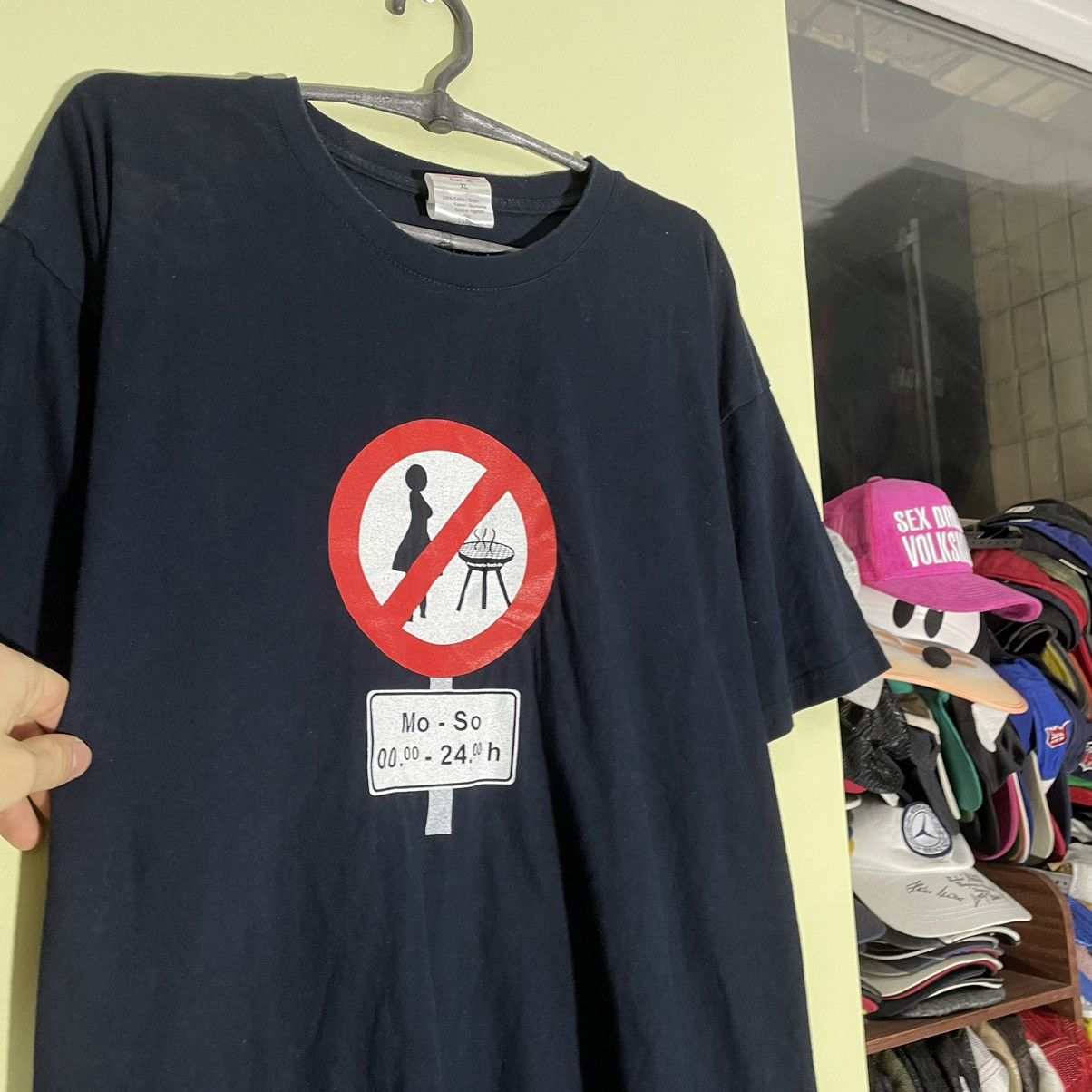 Vintage Vintage 90s Graphic Tee Barbecue Girl Humor Skate Baggy L Size US L / EU 52-54 / 3 - 2 Thumbnail